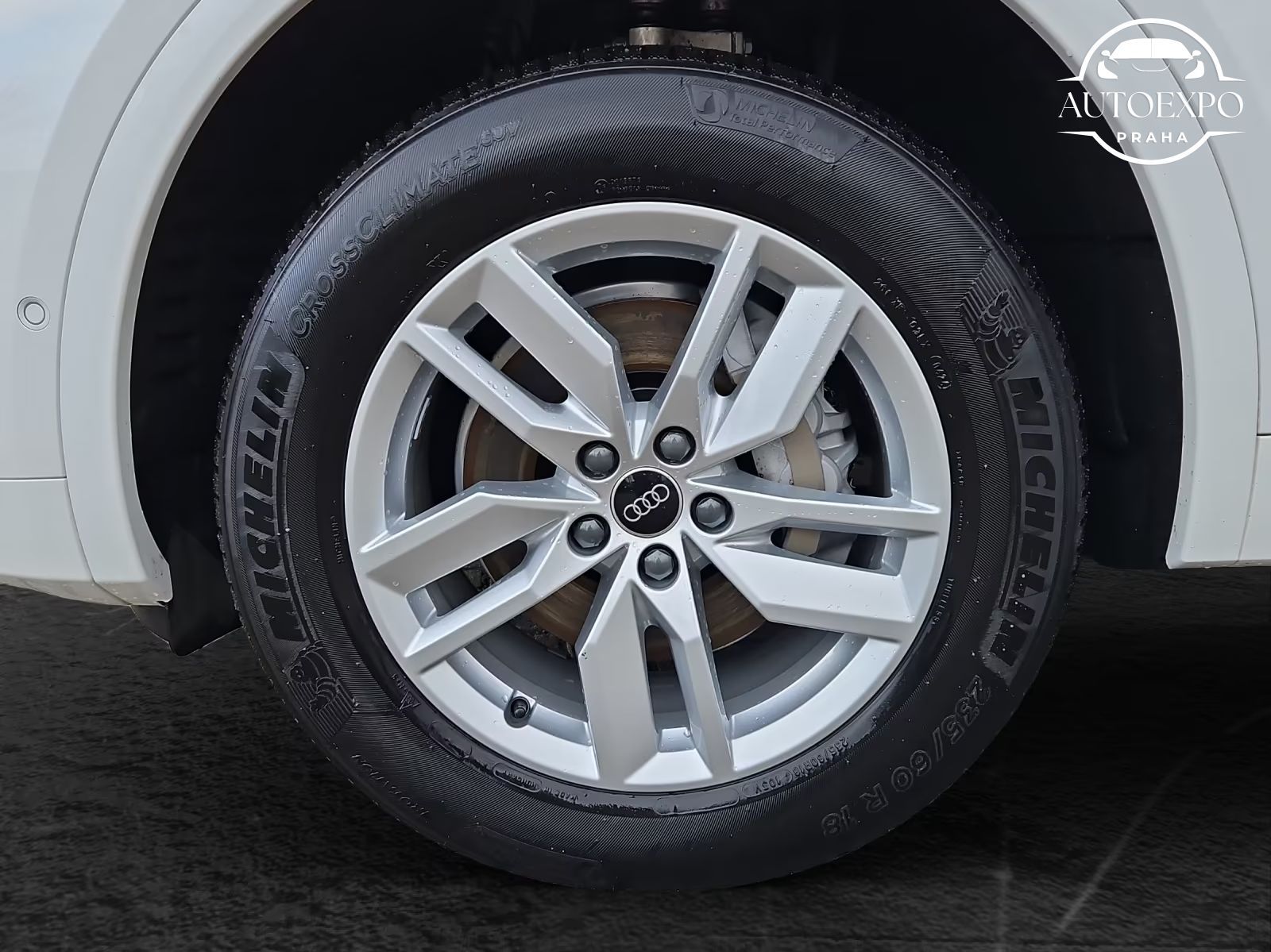 Audi Q5, 40 TDI S tronic quattro S line - fotka 4