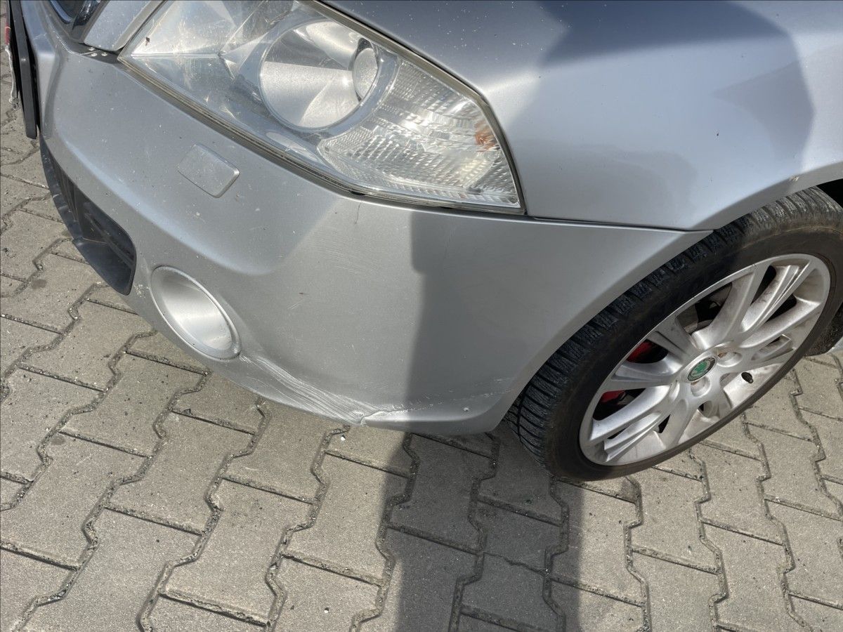 Škoda Octavia, 2,0 TDI RS 125 kW XENONY STK 4 - fotka 6