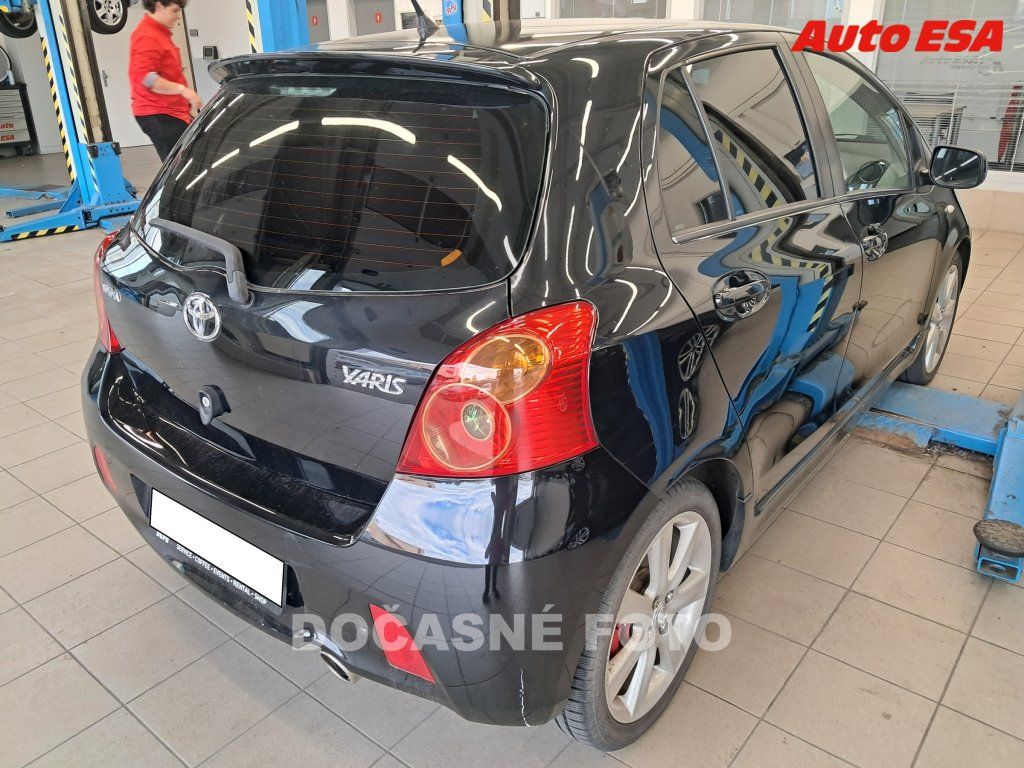 Toyota Yaris, 1.8i - fotka 2
