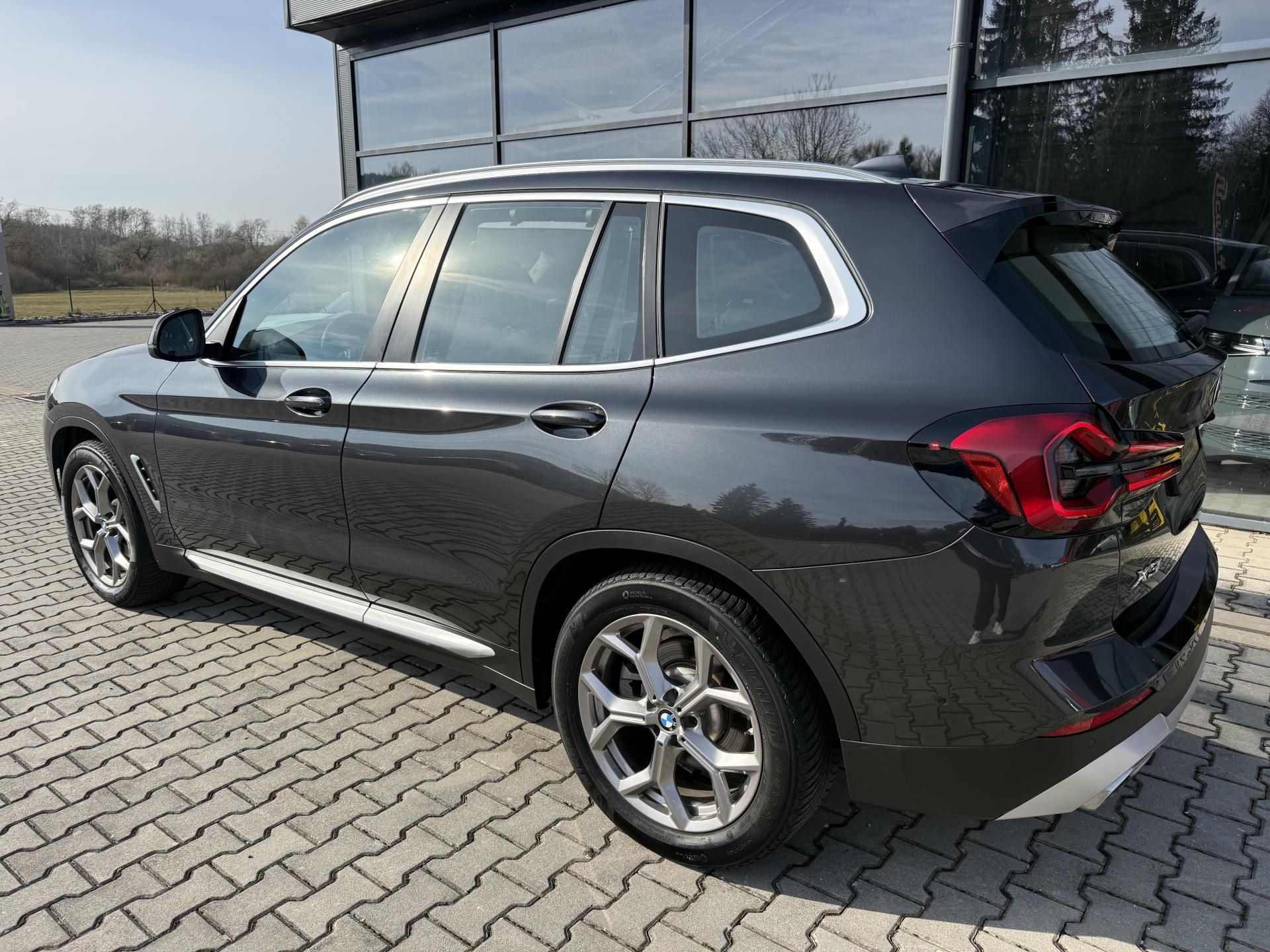 BMW X3, 30XD 210kW LASER PANORAMA CZ!! - fotka 6