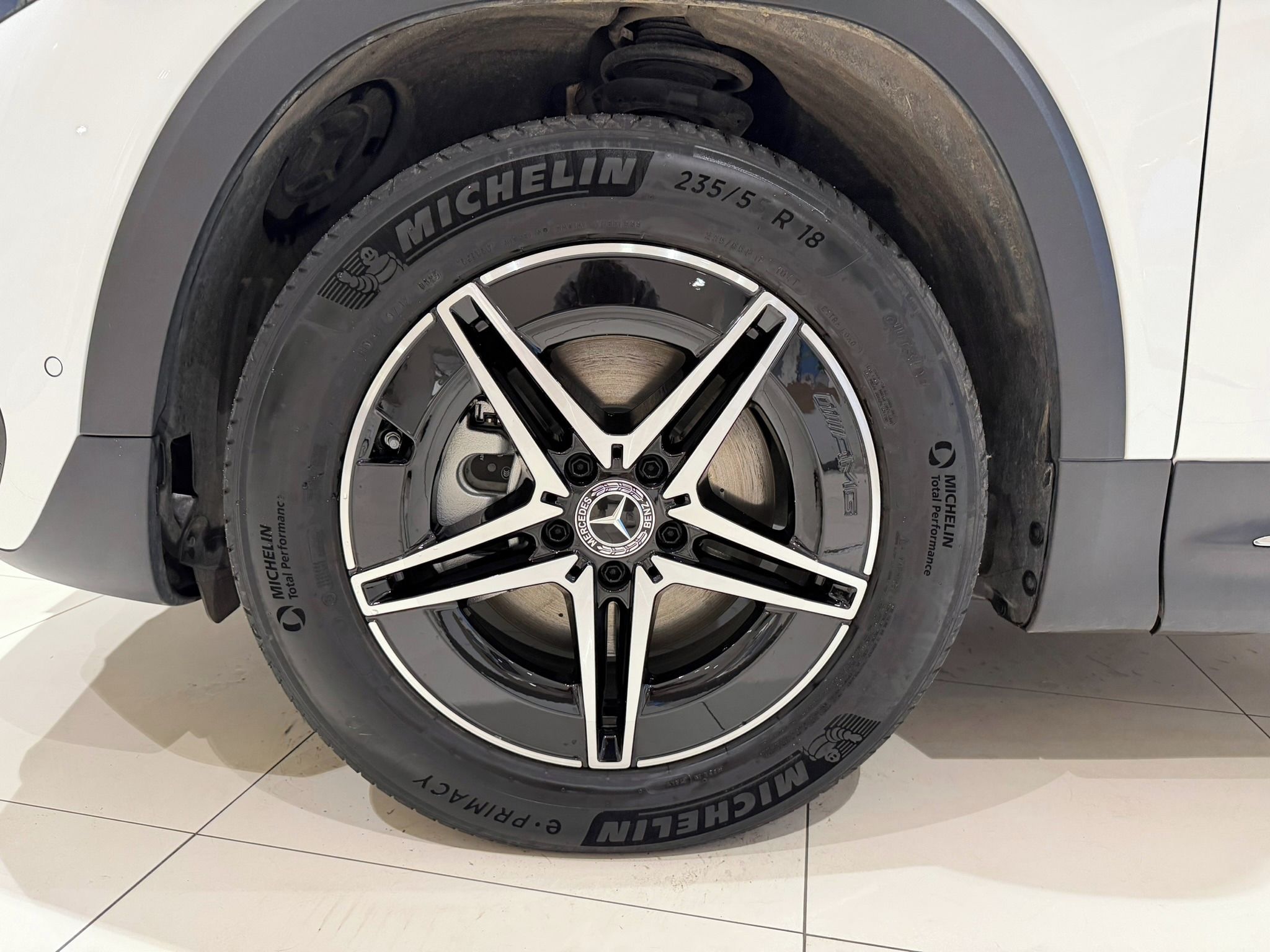 Mercedes-Benz EQB, 250+/AMG/LED/PARKTRONIC - fotka 6