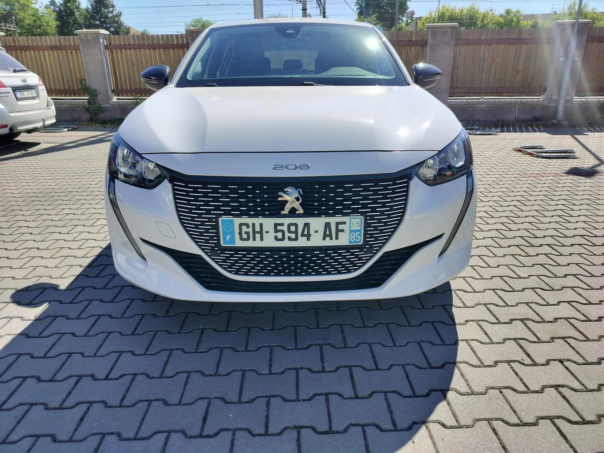 Peugeot 208, e, navigace - fotka 2