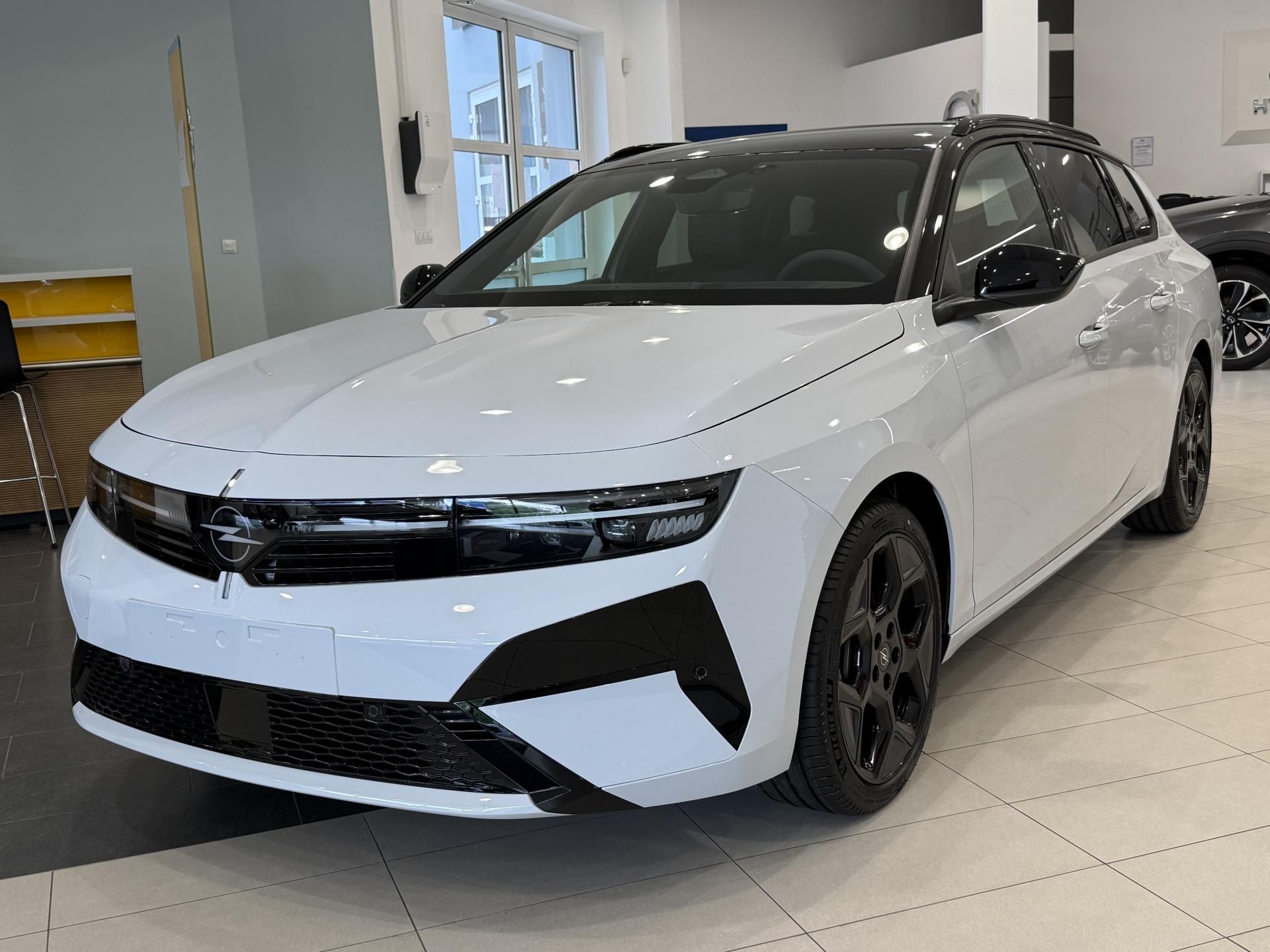 Opel Astra, ULTIMATE 1.2 TURBO Hybrid - fotka 3