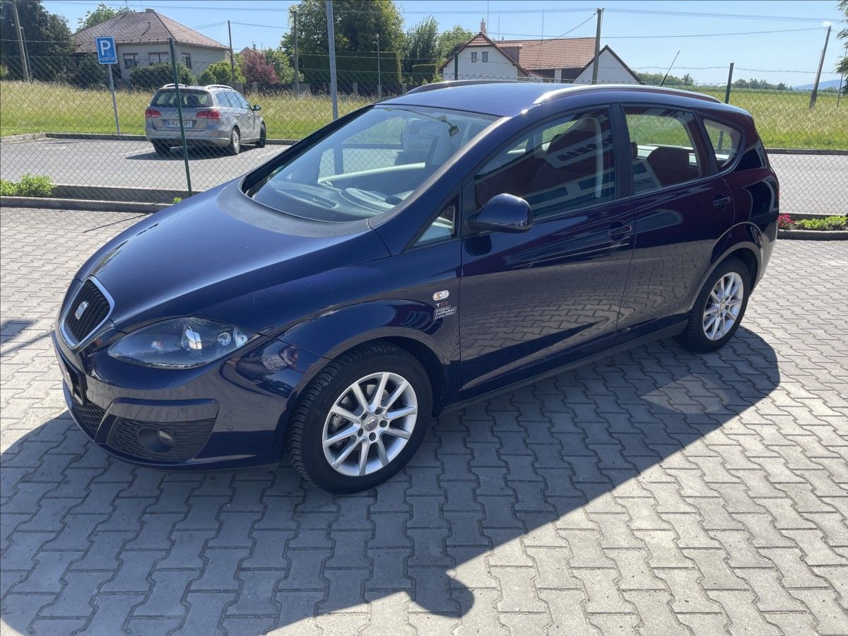 Seat Altea, 2,0 TDI DSG 1.MAJITEL 117460 K - fotka 4