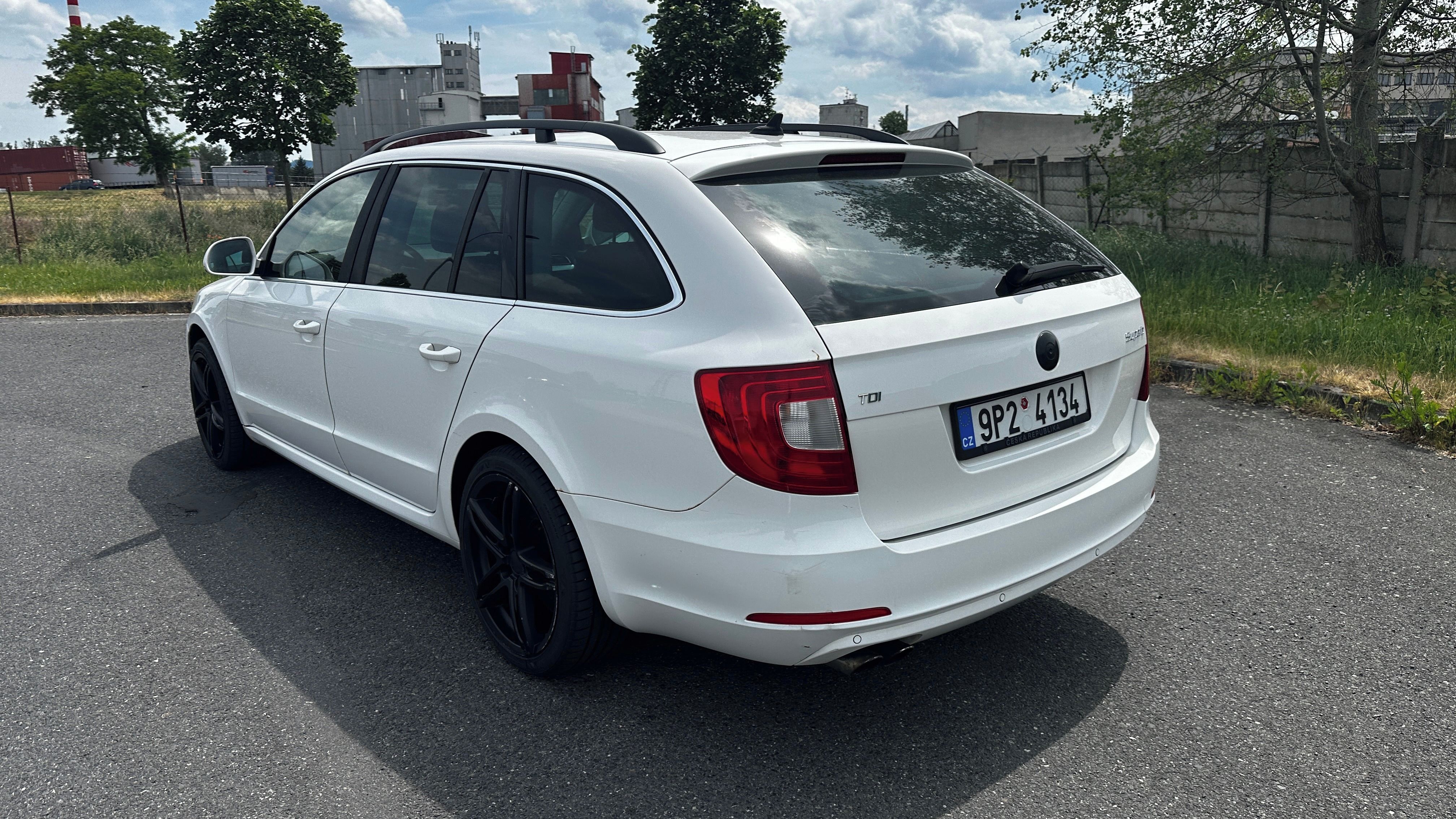 Škoda Superb, 2.0 TDI - fotka 3