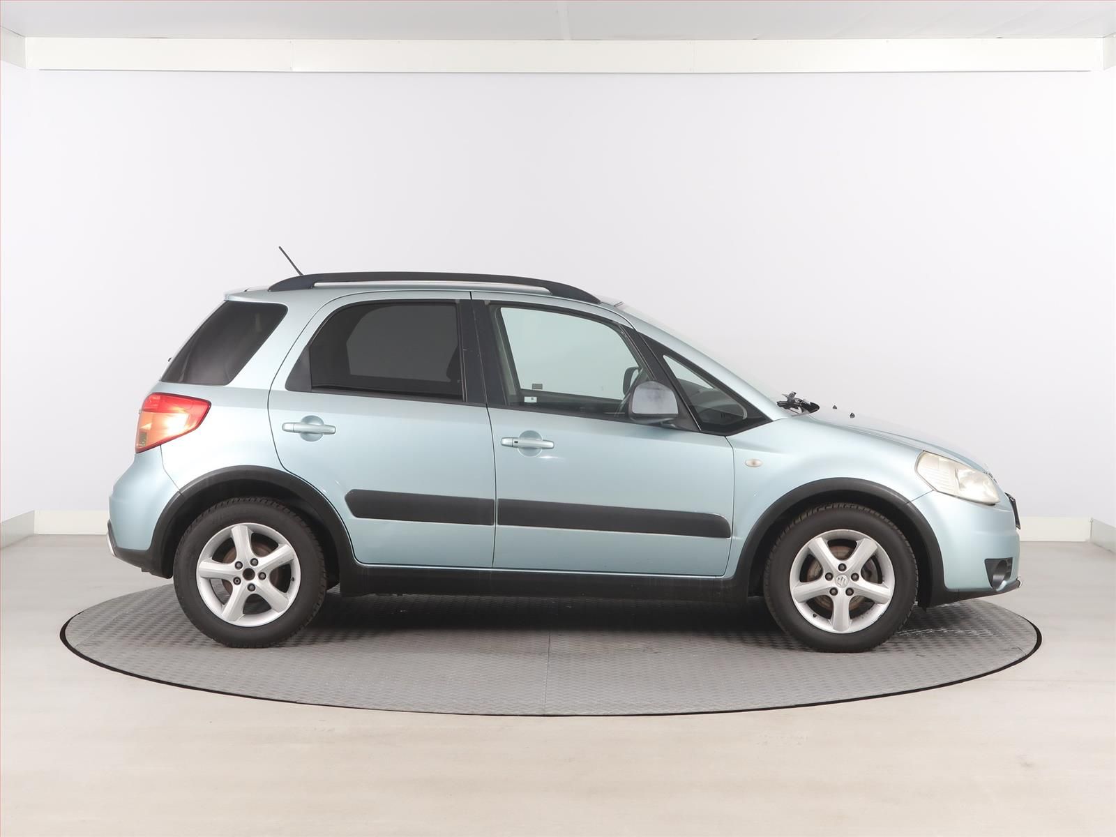 Suzuki SX4, 1.6 VVT, ČR,1.maj - fotka 6