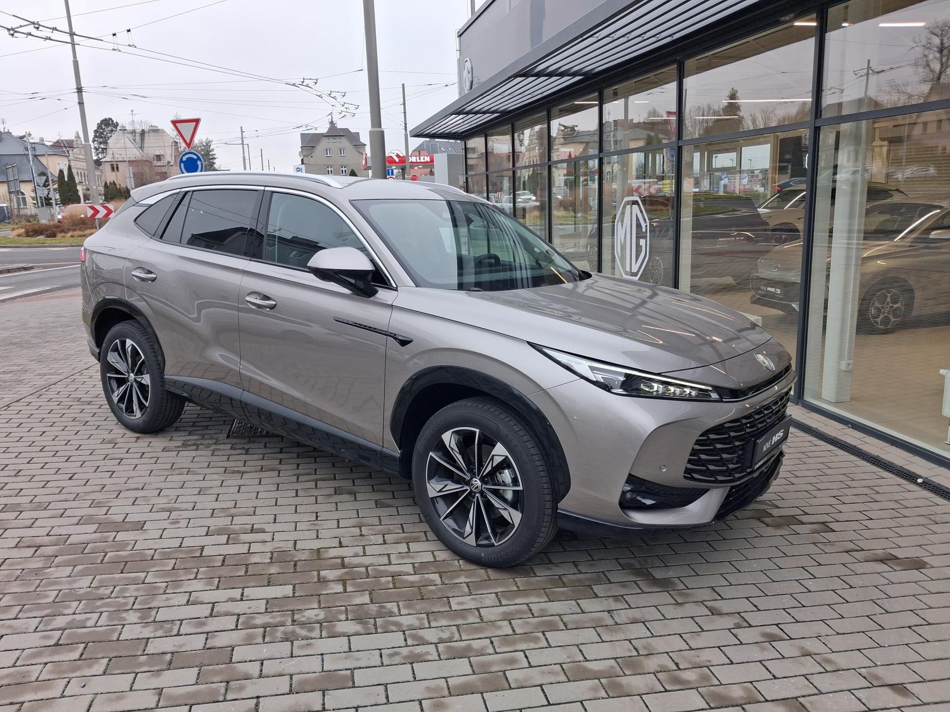 MG HS, EXCLUSIVE 1.5TGI 125kW 7DCT - fotka 6