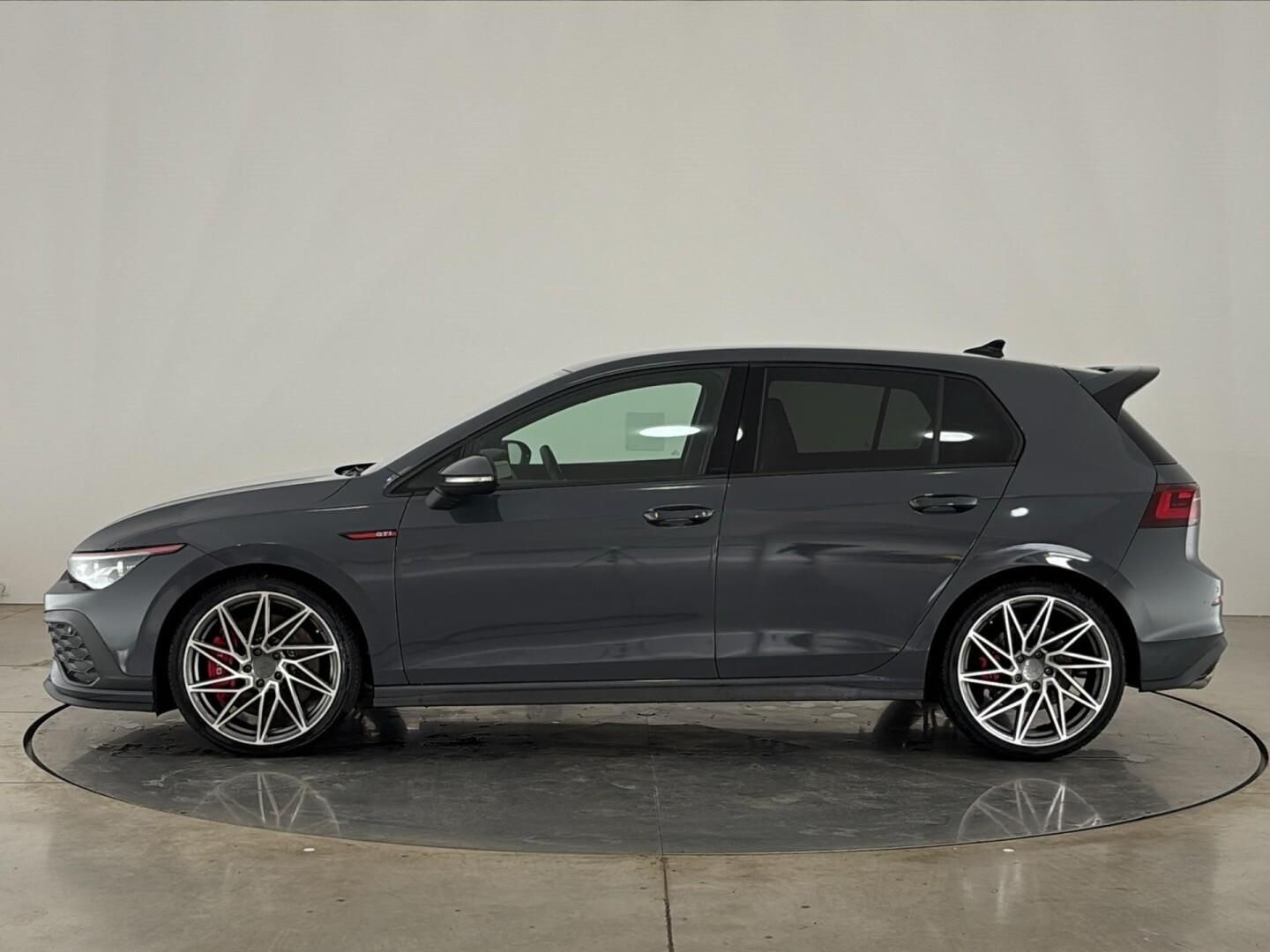 Volkswagen Golf, 2.0 TSI / 180 kW GTI DSG - fotka 3