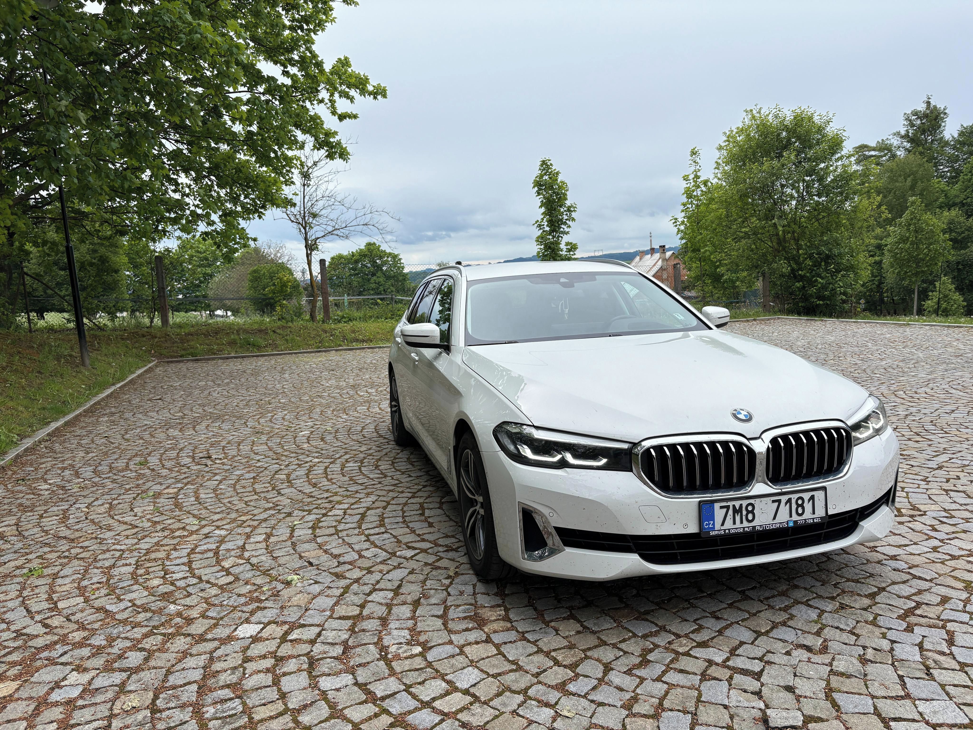 BMW Řada 5, BMW 530 XDRIVE, 210 kW - fotka 2