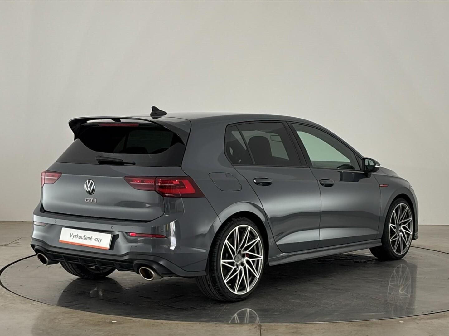 Volkswagen Golf, 2.0 TSI / 180 kW GTI DSG - fotka 2