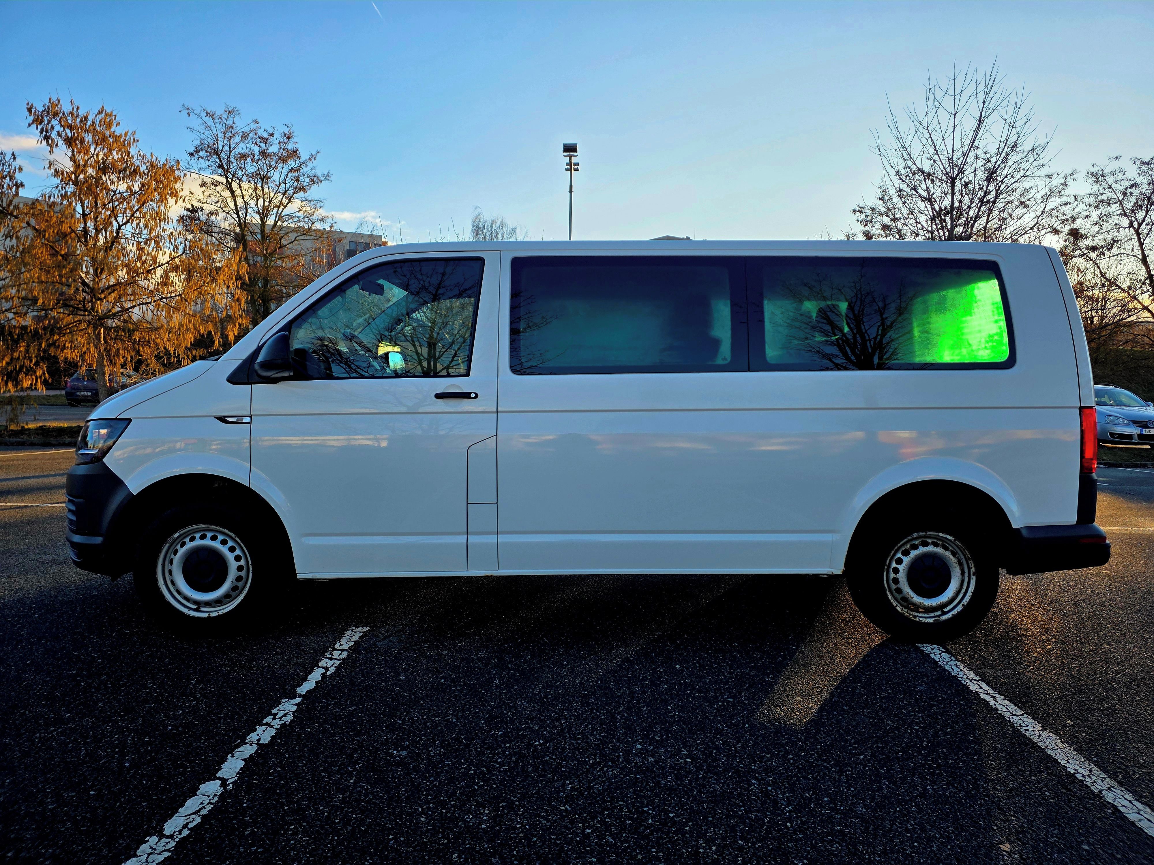 Volkswagen Transporter, 2 0tdi long 9.míst - fotka 2