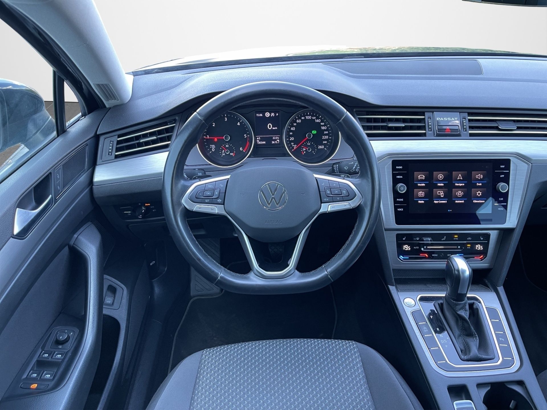 Volkswagen Passat Variant, 2.0 TDI 110 kW DSG ConceptLine - fotka 6