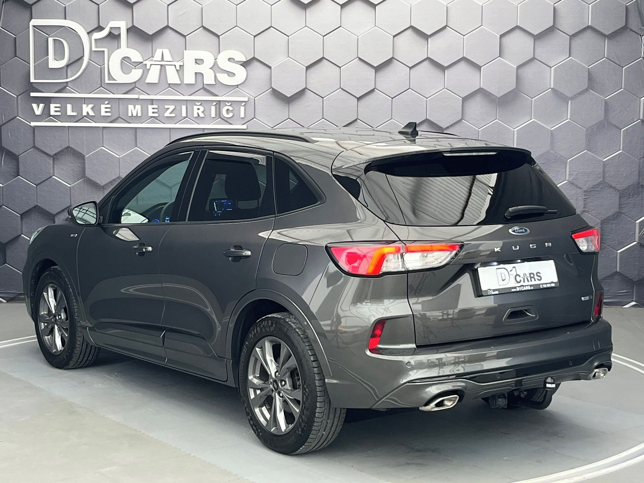 Ford Kuga, 2.0 EcoBlue ST-Line manuál - fotka 2