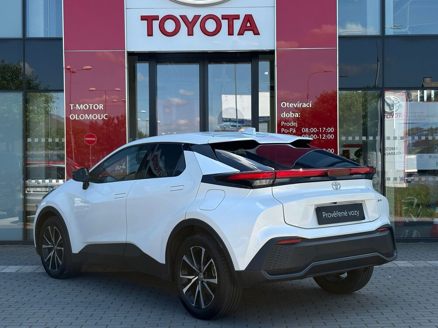 Toyota C-HR, 1.8 Style - fotka 2