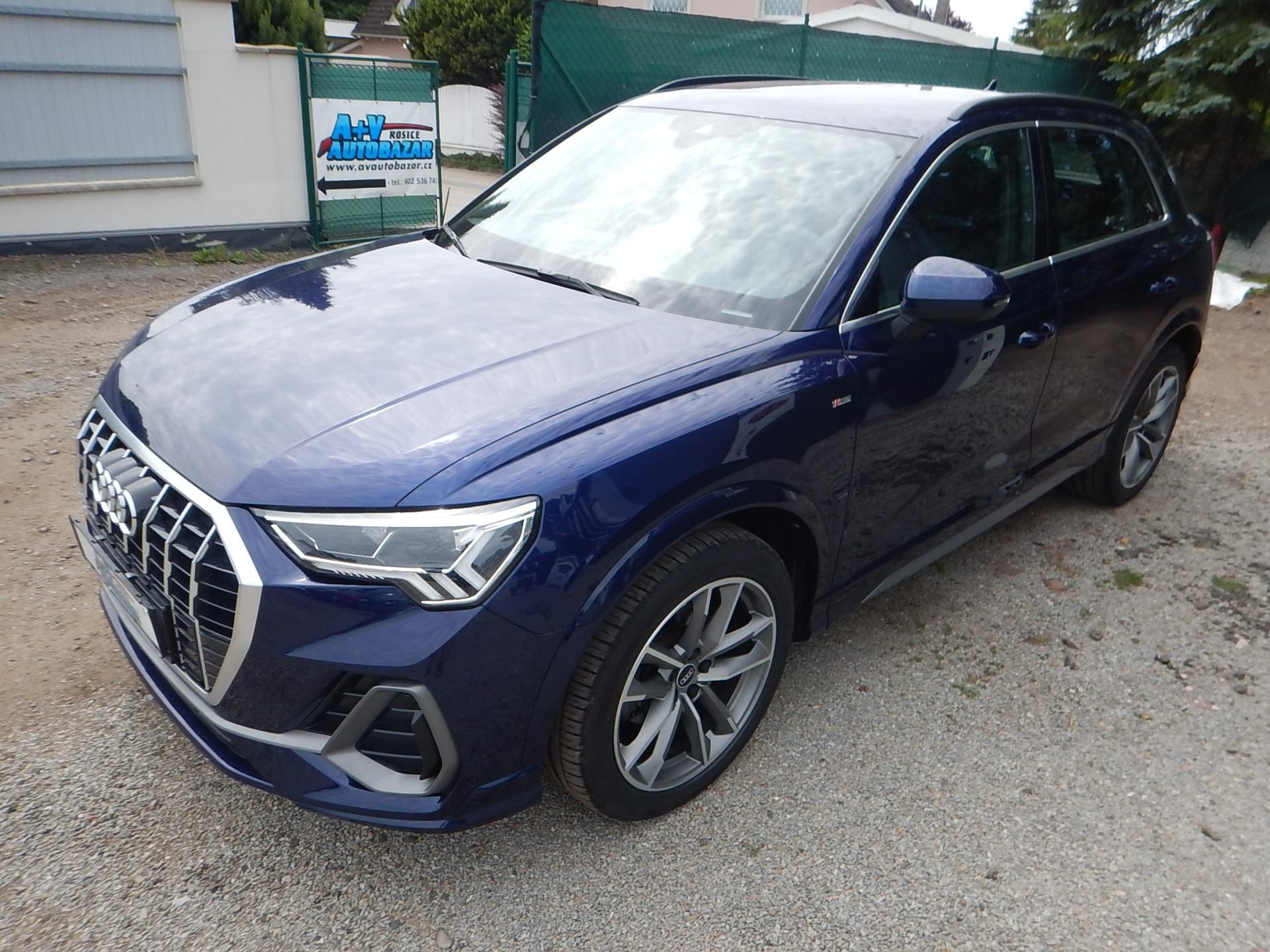 Audi Q3, S-LINE 1.5 TFSI, ČR, DSG - fotka 2