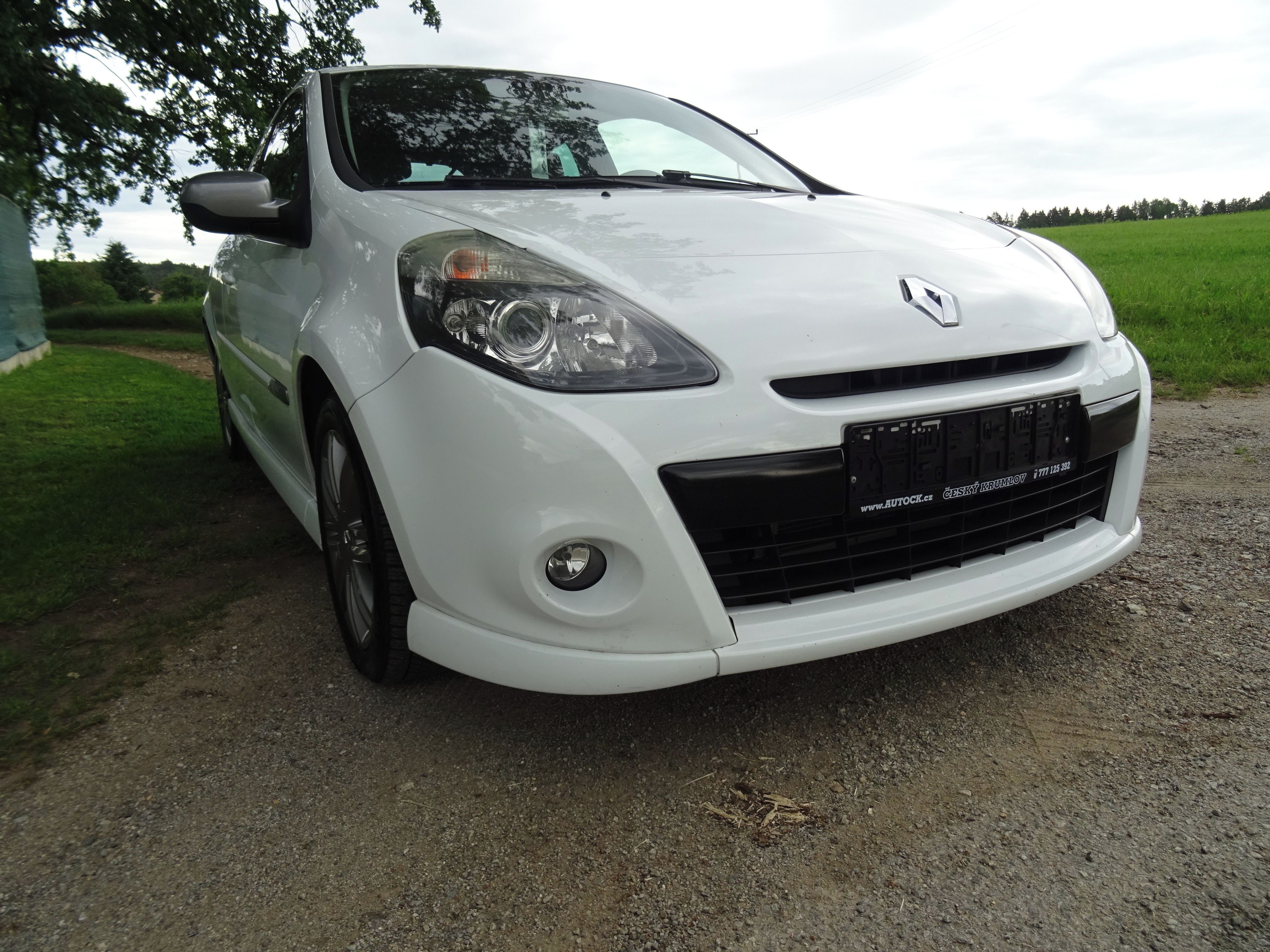 Renault Clio, 1,6 GT 94kW pěkná výbava - fotka 2