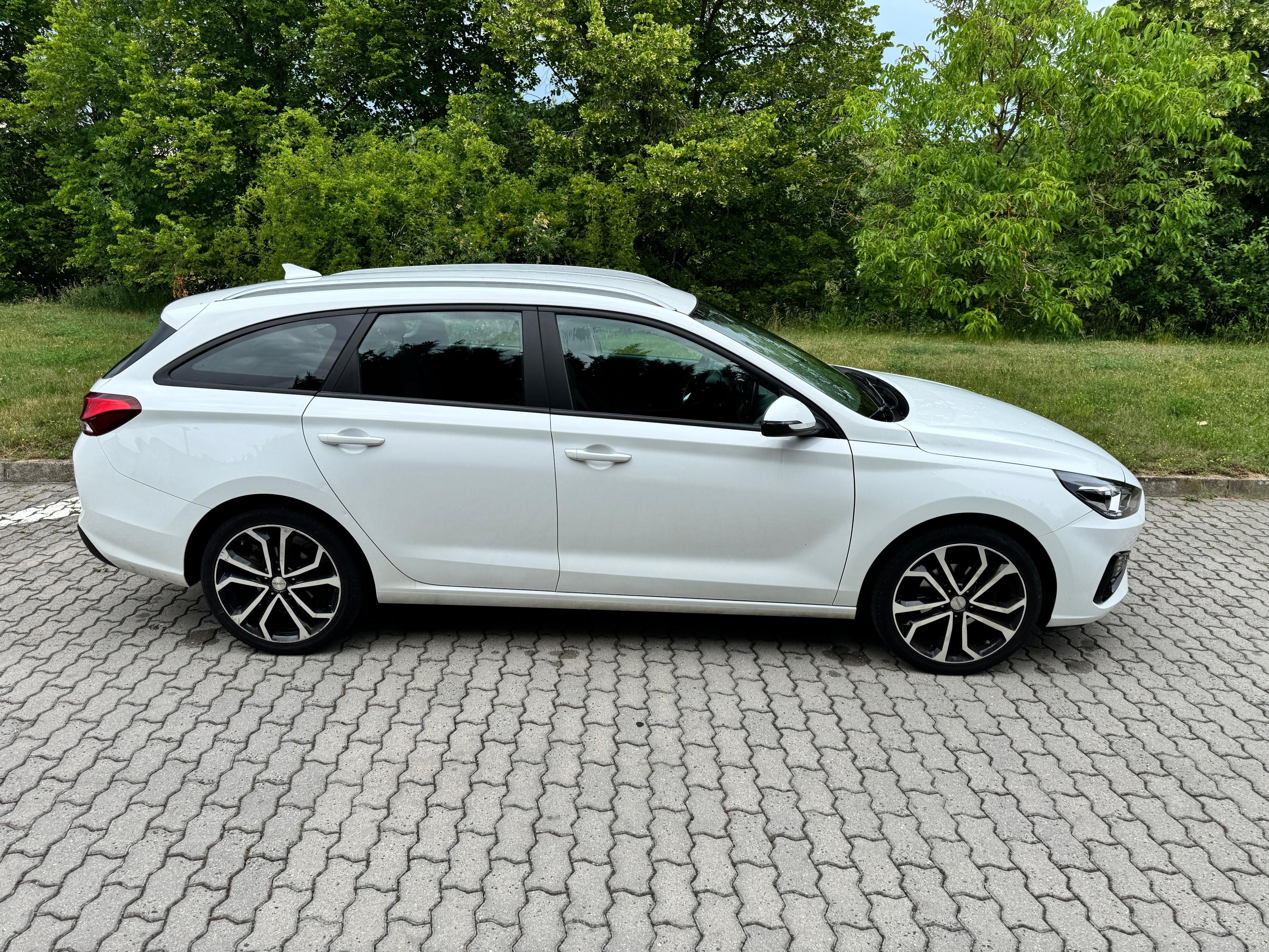 Hyundai i30, 1.5 DPI 2021 - fotka 3