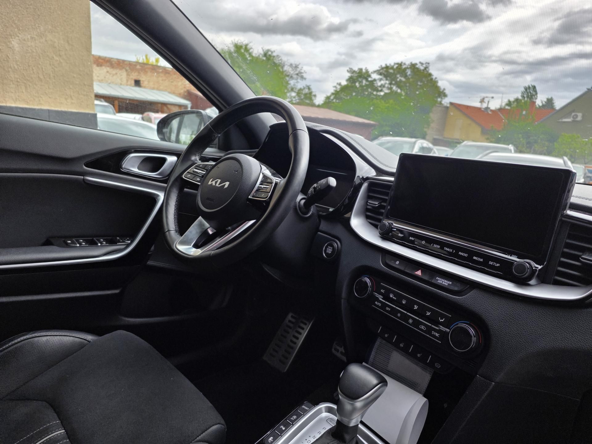 Kia XCee´d, 1.6-1.MAJITEL-V ZÁRUCE-DPH - fotka 2
