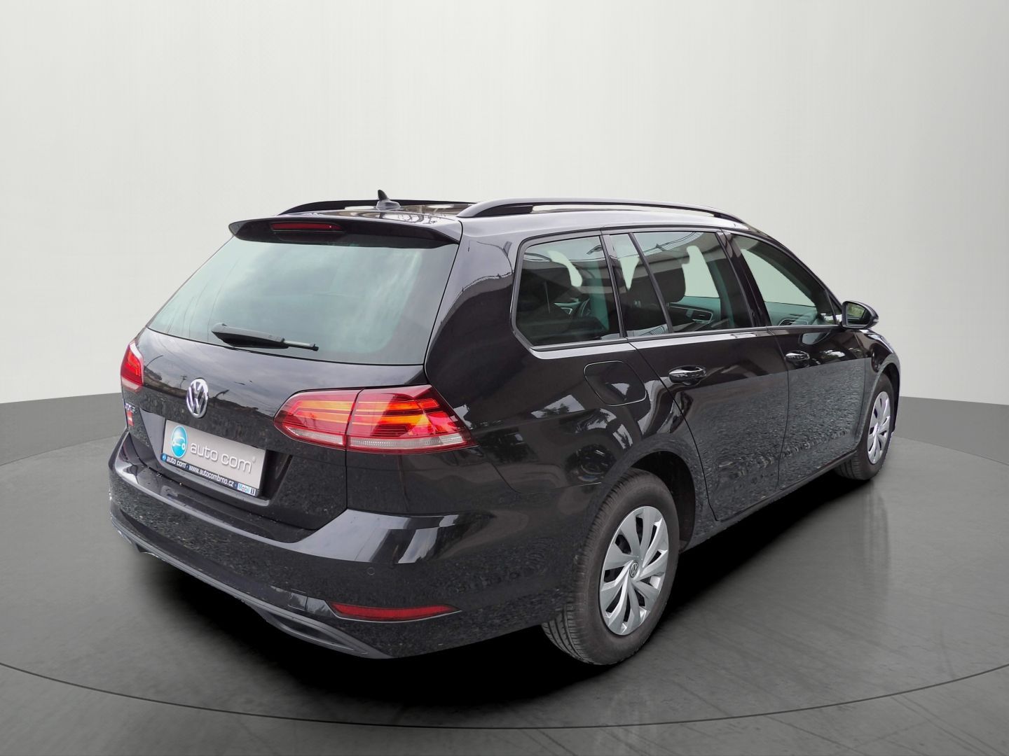 Volkswagen Golf, 1.6TDI 85kW DSG Navi PDC - fotka 4