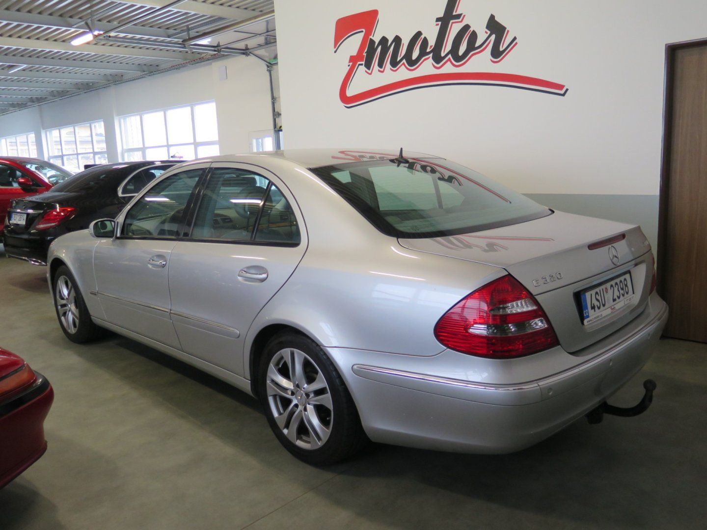 Mercedes-Benz Třídy E, E320,LPG,tažné,klima,kůže,4mat - fotka 2