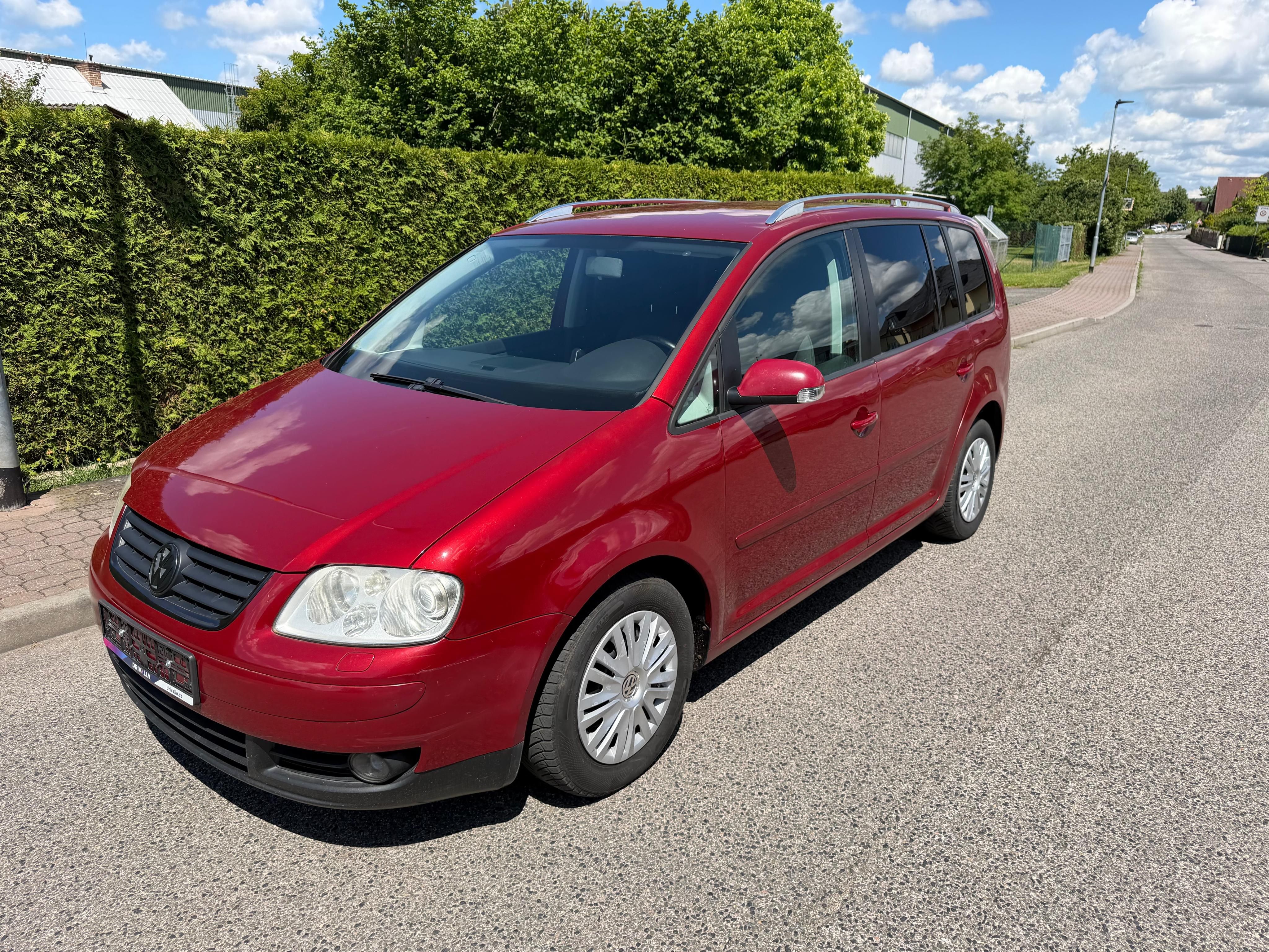 Volkswagen Touran, 1,6 FSi/85k Nová STK ,Automat