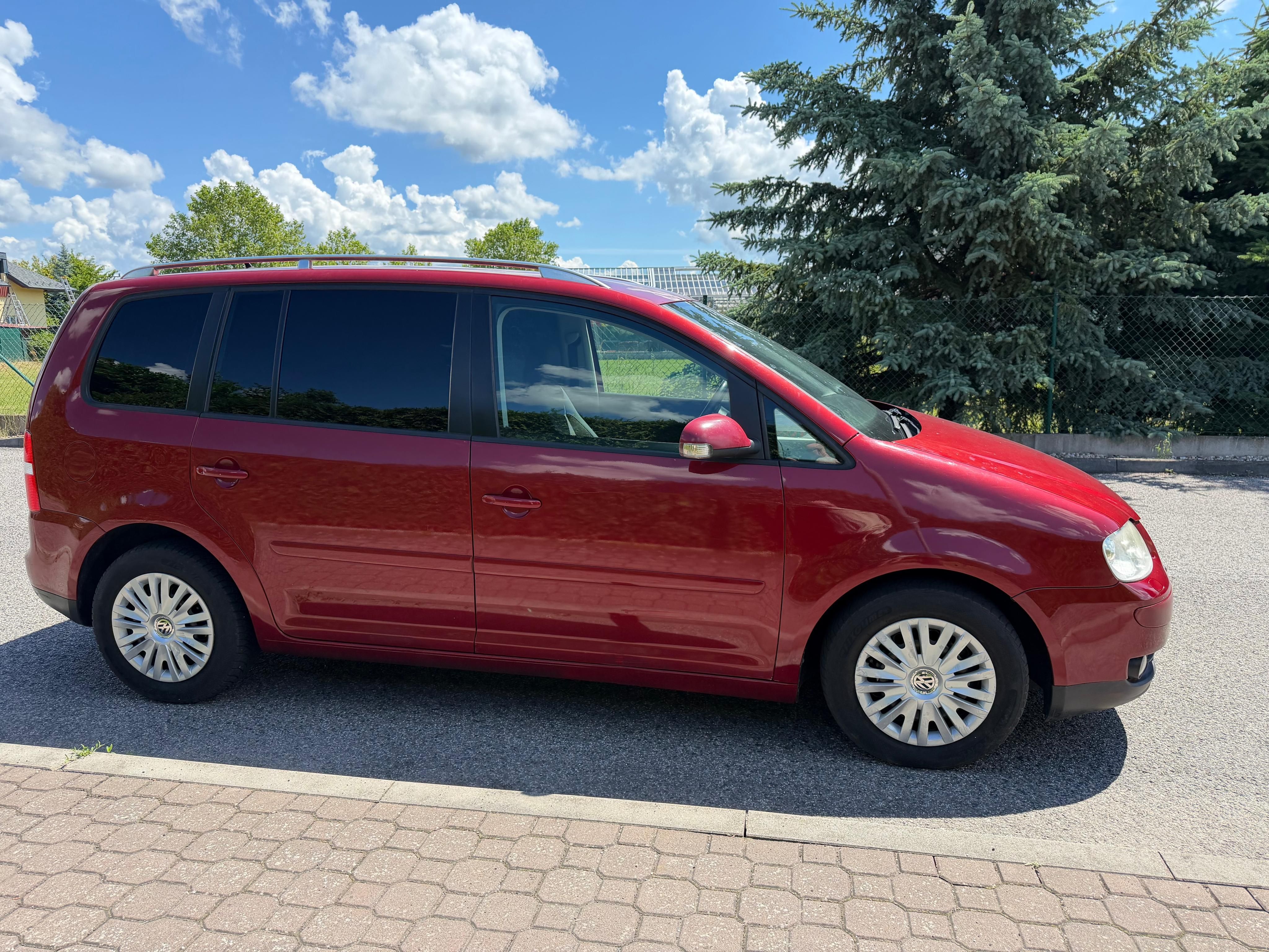 Volkswagen Touran, 1,6 FSi/85k Nová STK ,Automat - fotka 2