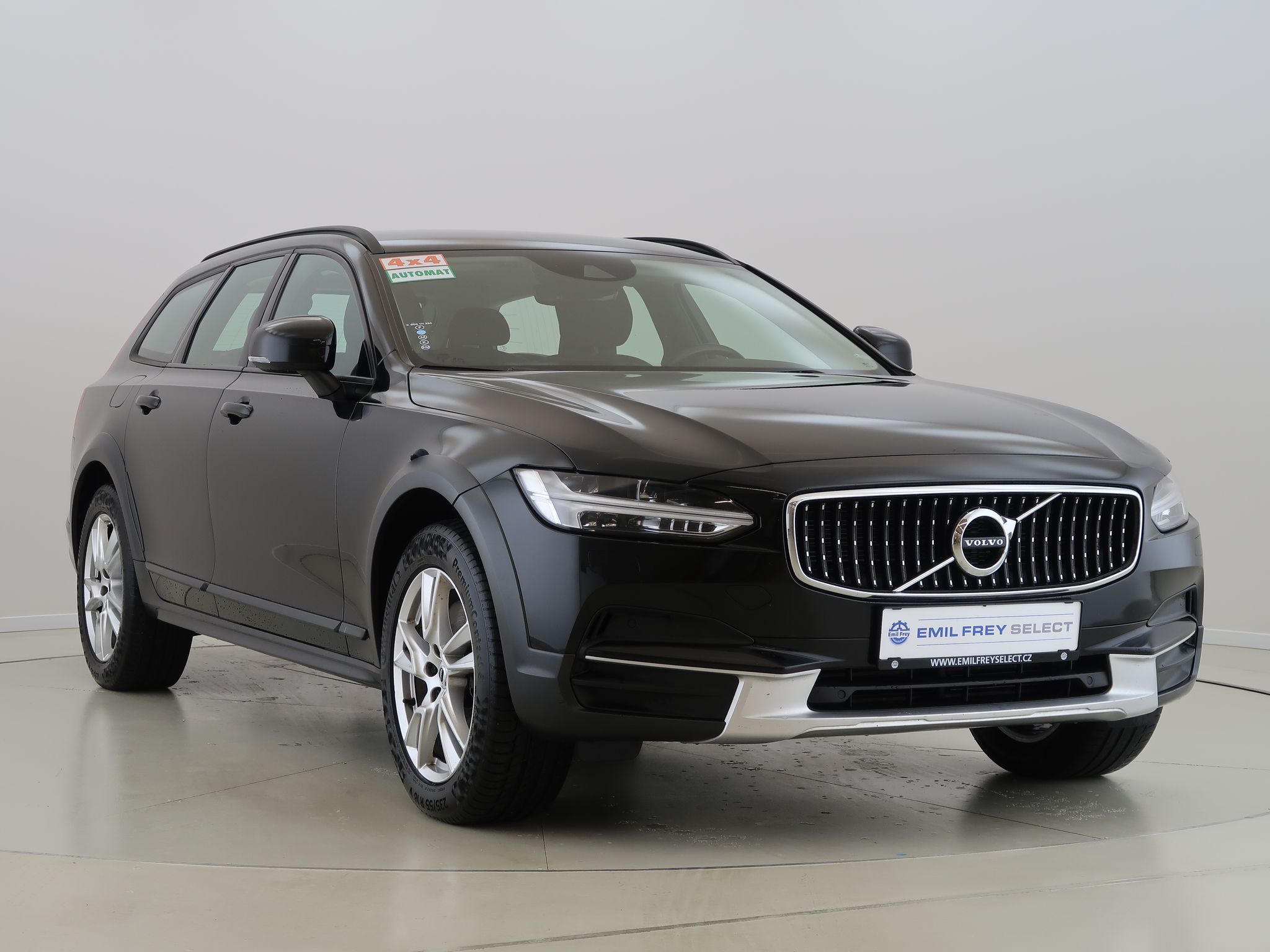 Volvo V90, 2.0D4,140kW,4x4,AT - fotka 3
