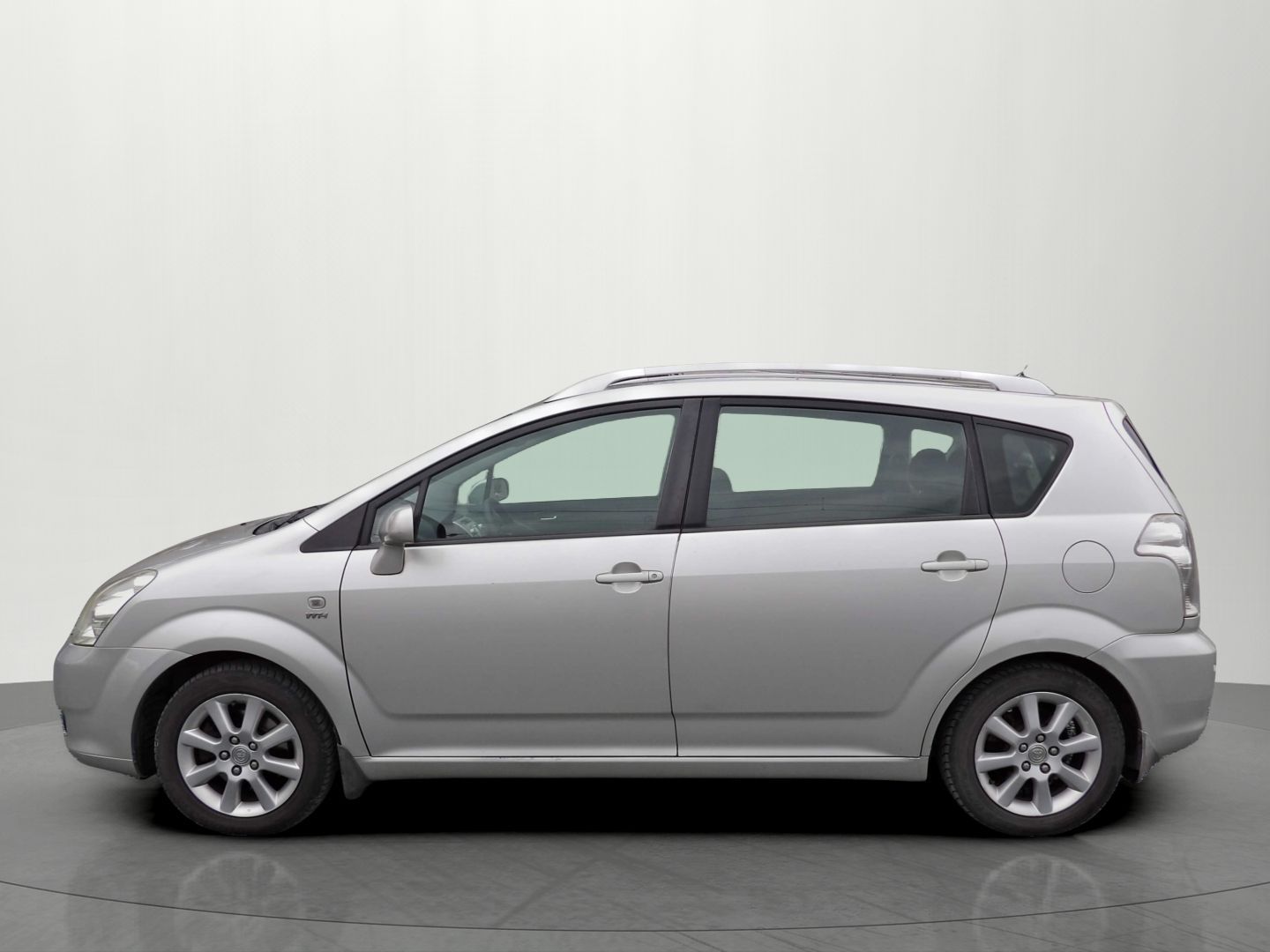 Toyota Corolla Verso, 1.8 VVT-i 95kW 7 míst ČR - fotka 2