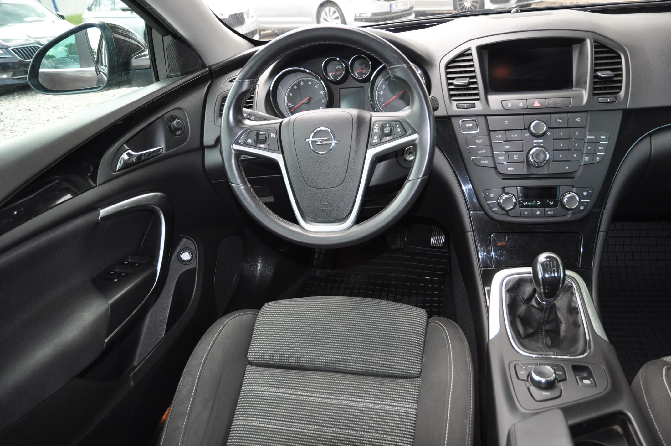 Opel Insignia, 1.4i TURBO 103kW KOMBI - fotka 5