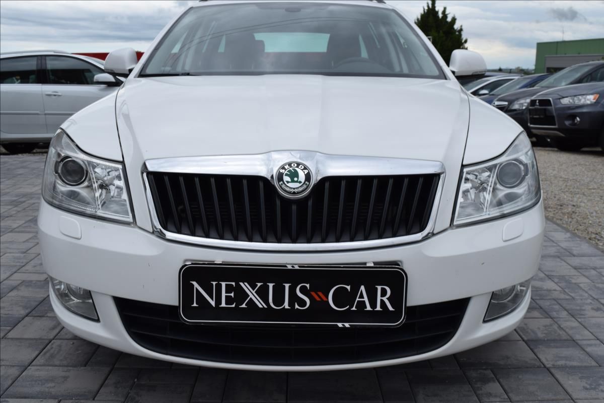 Škoda Octavia, 1,2 TSI 77KW 2XKOLA XENONY - fotka 2