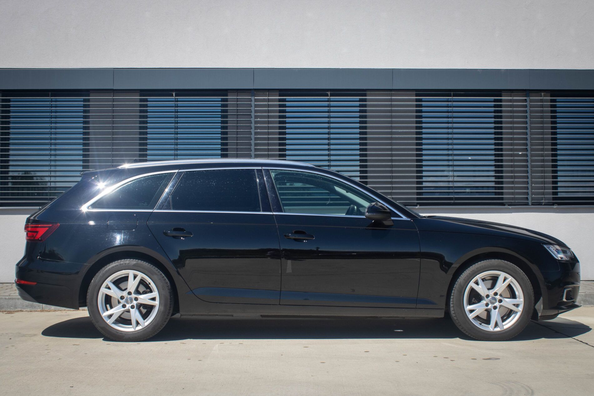 Audi A4 Avant - fotka 5