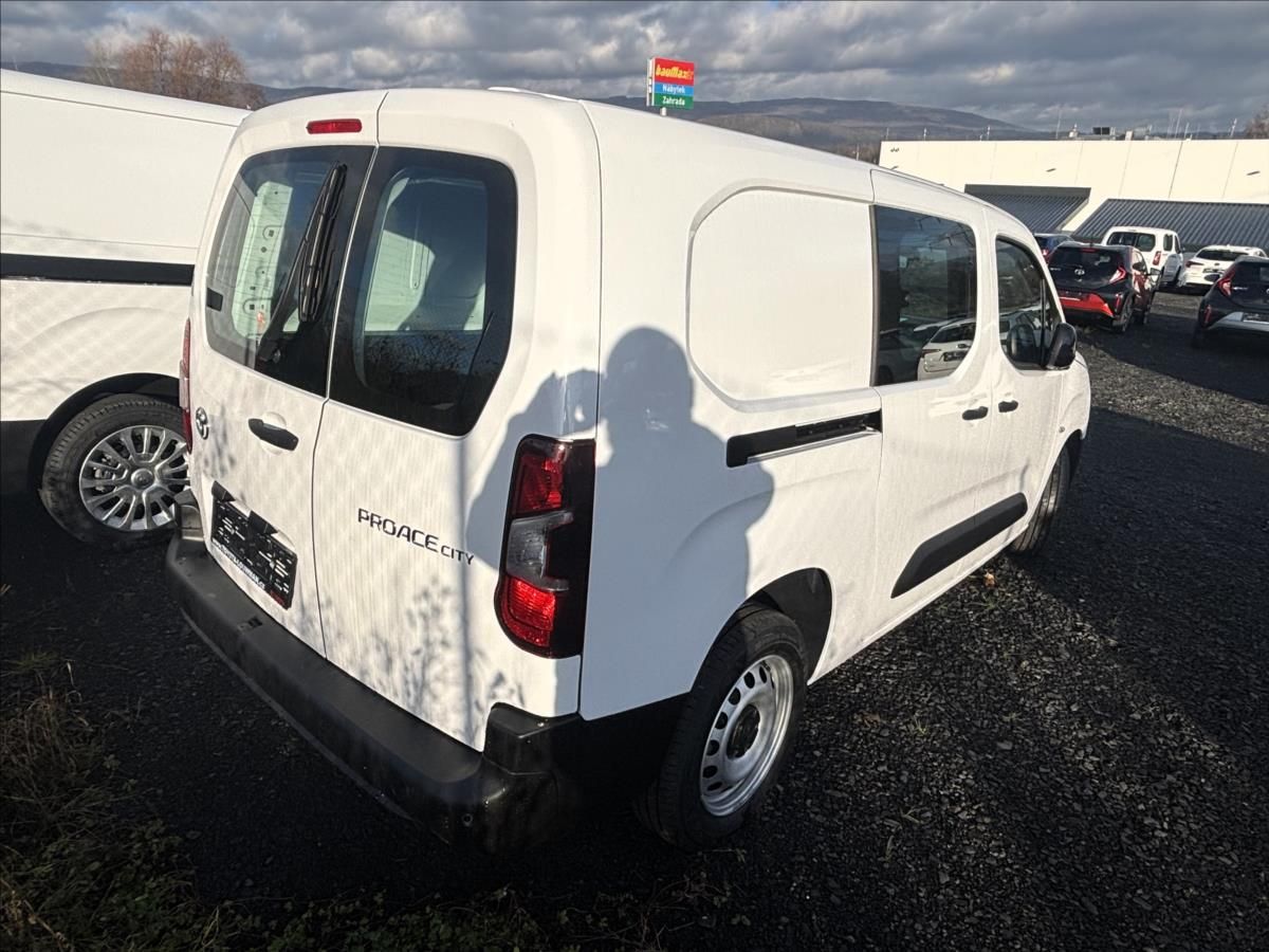 Toyota Proace City, 1,5   CrewCab Long 6 MT - fotka 5