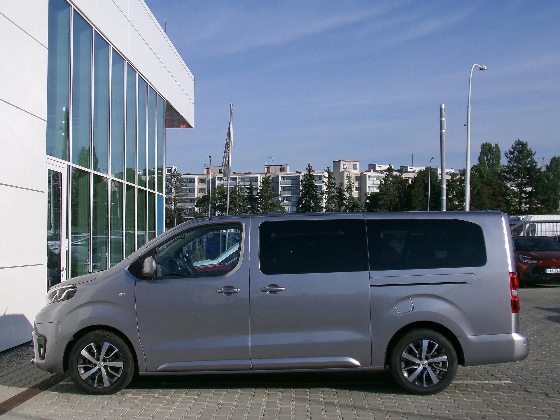 Toyota Proace Verso, L2 FAMILY 2.0 D-4D 130kW AT8 - fotka 4