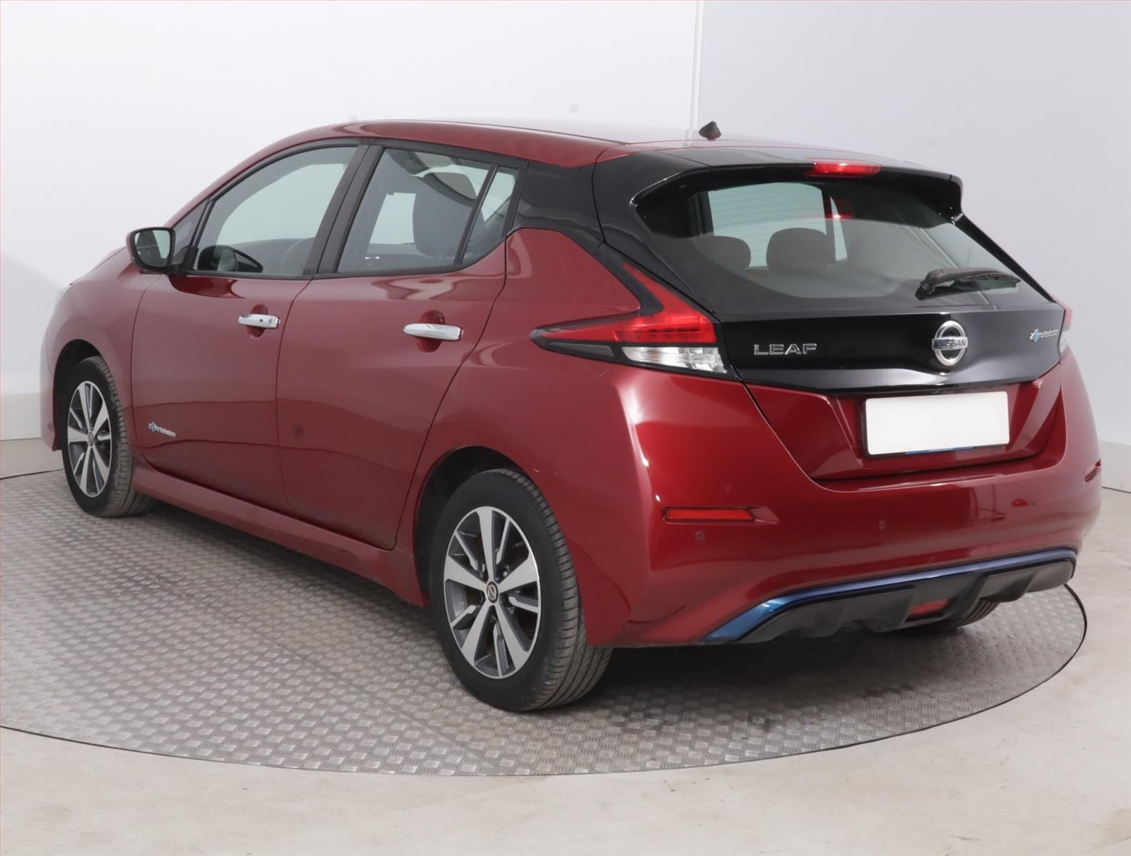 Nissan LEAF, 40 kWh, Automat, Navi - fotka 4