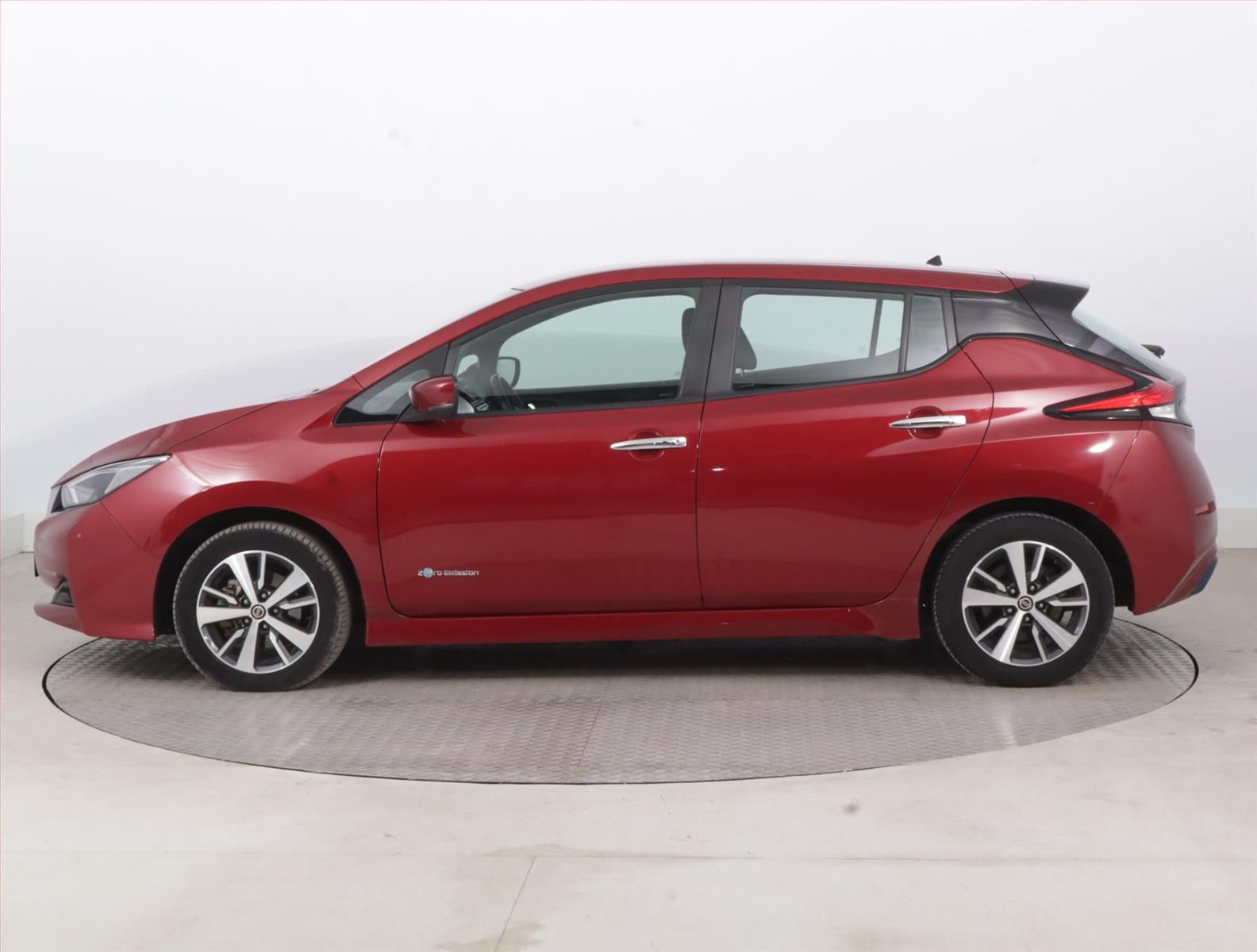 Nissan LEAF, 40 kWh, Automat, Navi - fotka 3