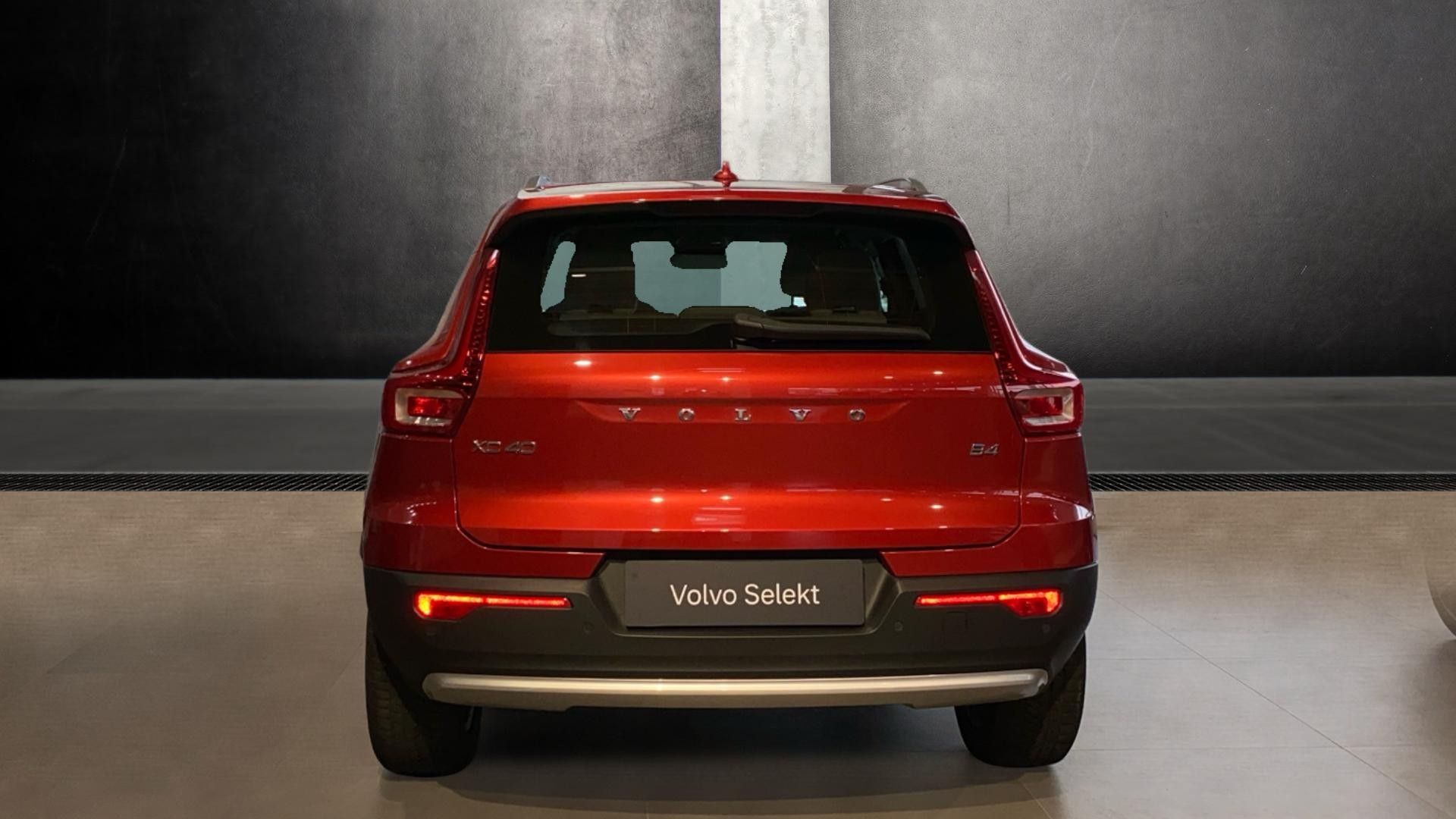 Volvo XC40, PLUS BRIGHT, B4 FWD, 145+10 kW - fotka 4