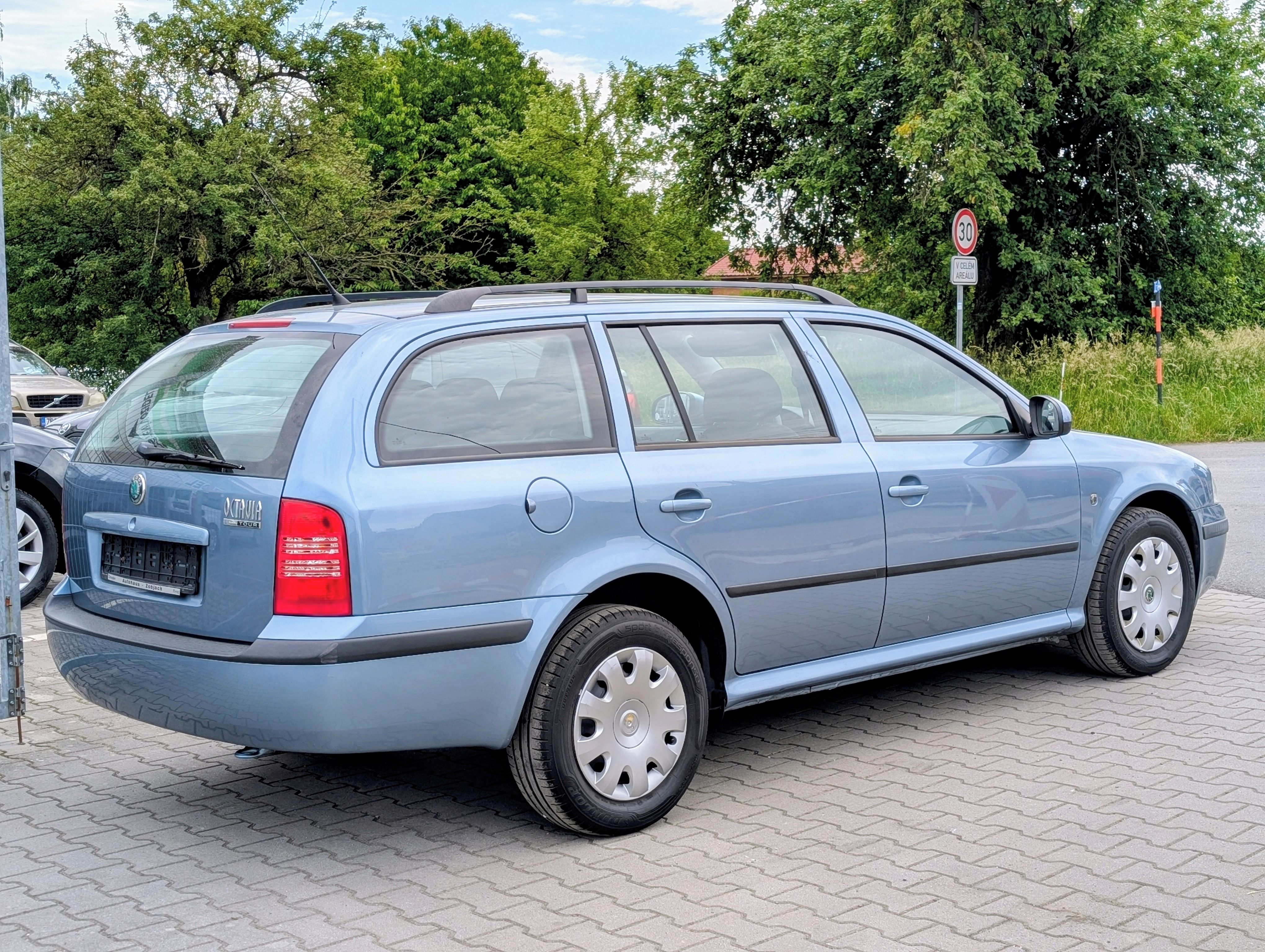 Škoda Octavia, I COMBI 1.6i 75kW TOUR 1.MAJ. - fotka 3