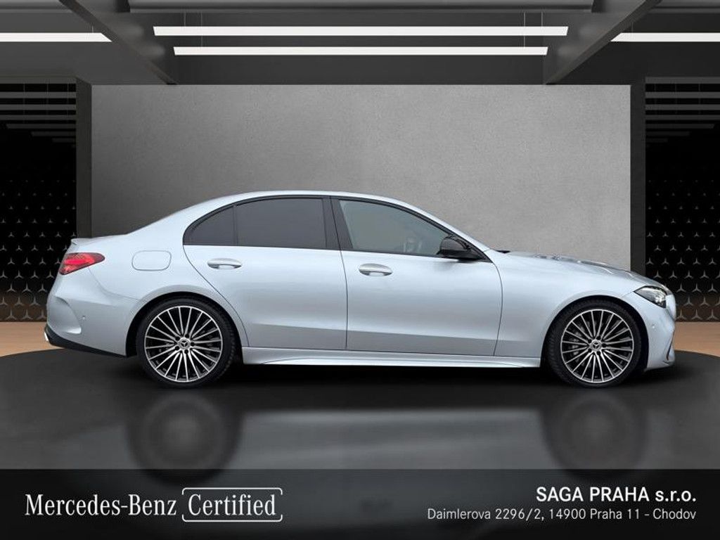 Mercedes-Benz Třídy C, C-Třída 300 4MATIC AMG Line - fotka 3