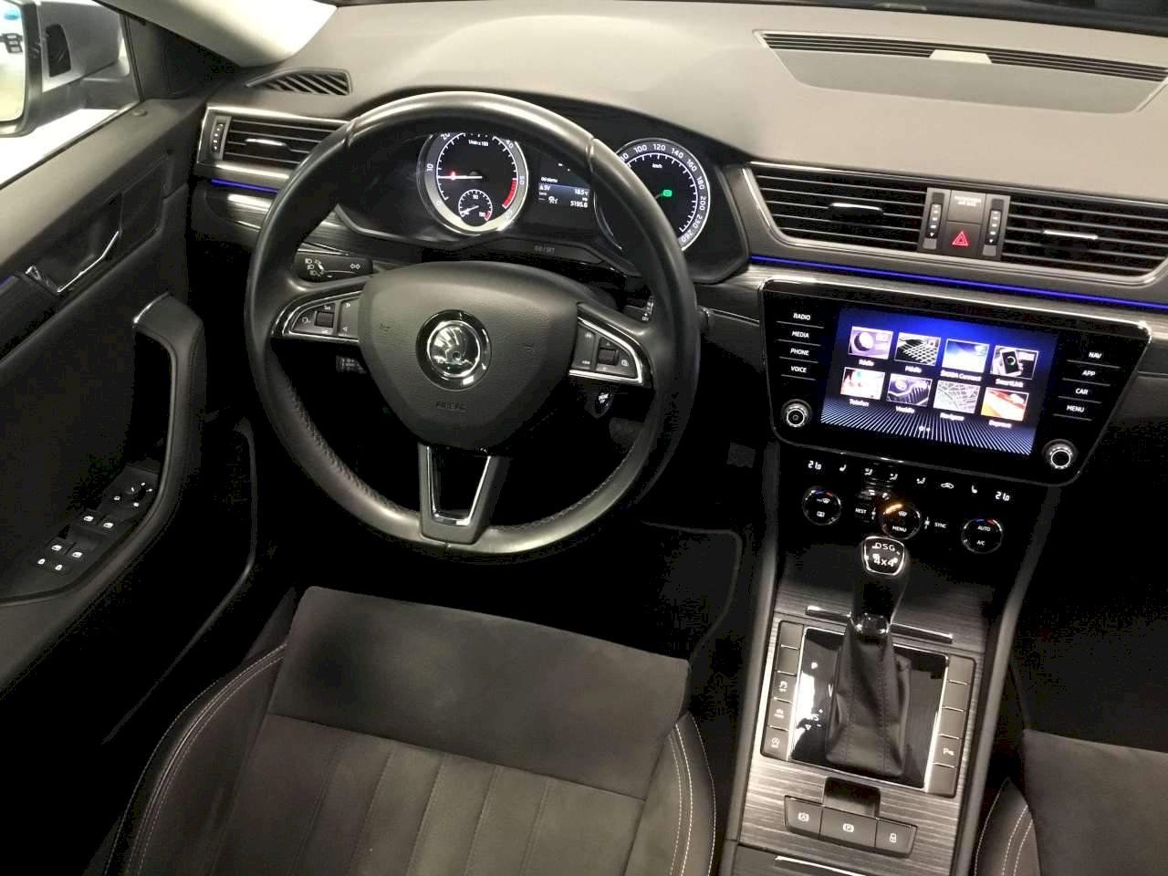 Škoda Superb, Style Plus 4x4 DSG 2.0 TDI 140 - fotka 5
