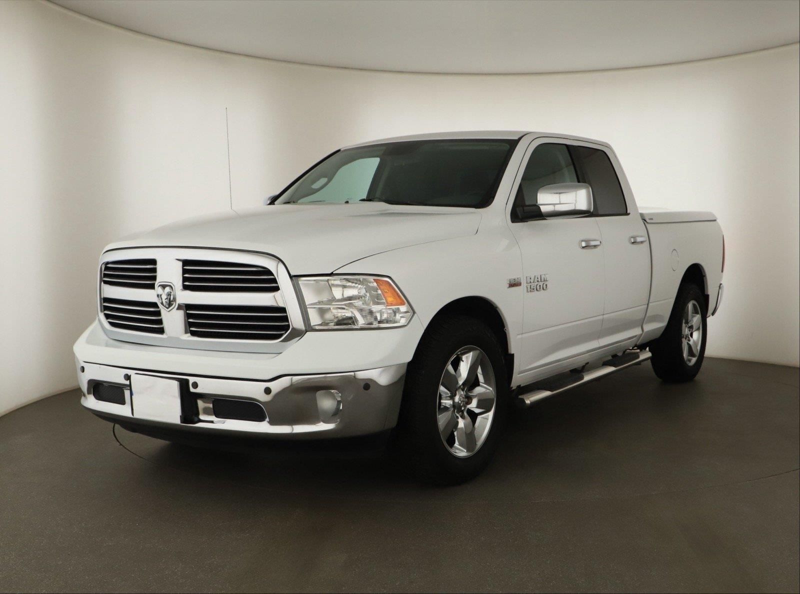 Dodge Ram, 5.7 V8 HEMI, Bighorn, Automat - fotka 2