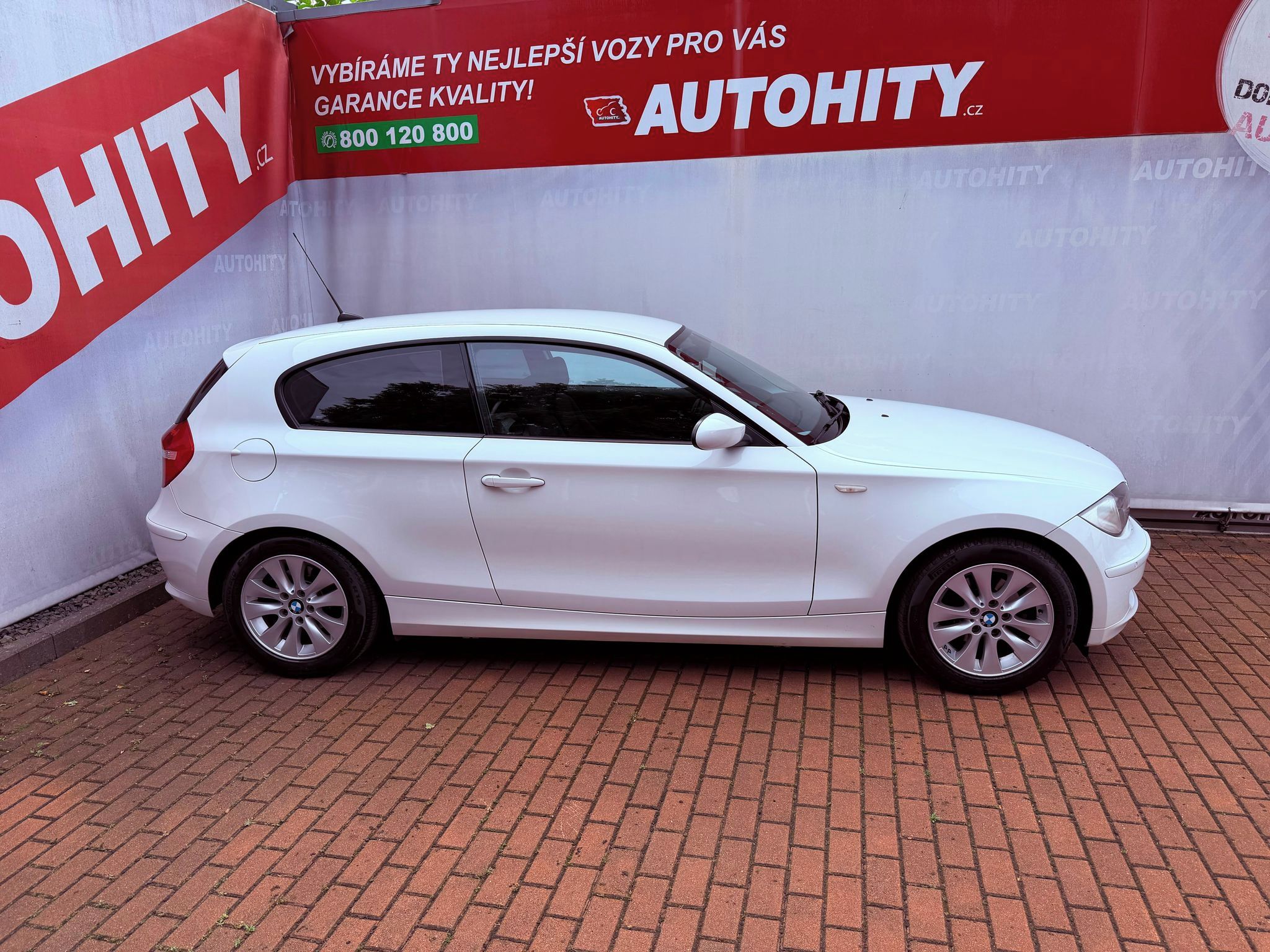 BMW Řada 1, 116i Aut., ČR - fotka 5