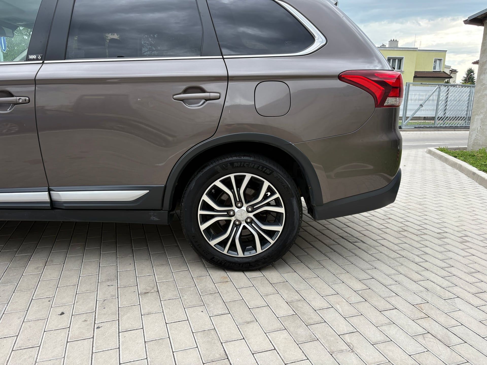 Mitsubishi Outlander, 2.2 DI-D/4x4/ČR/tažné/7míst - fotka 5