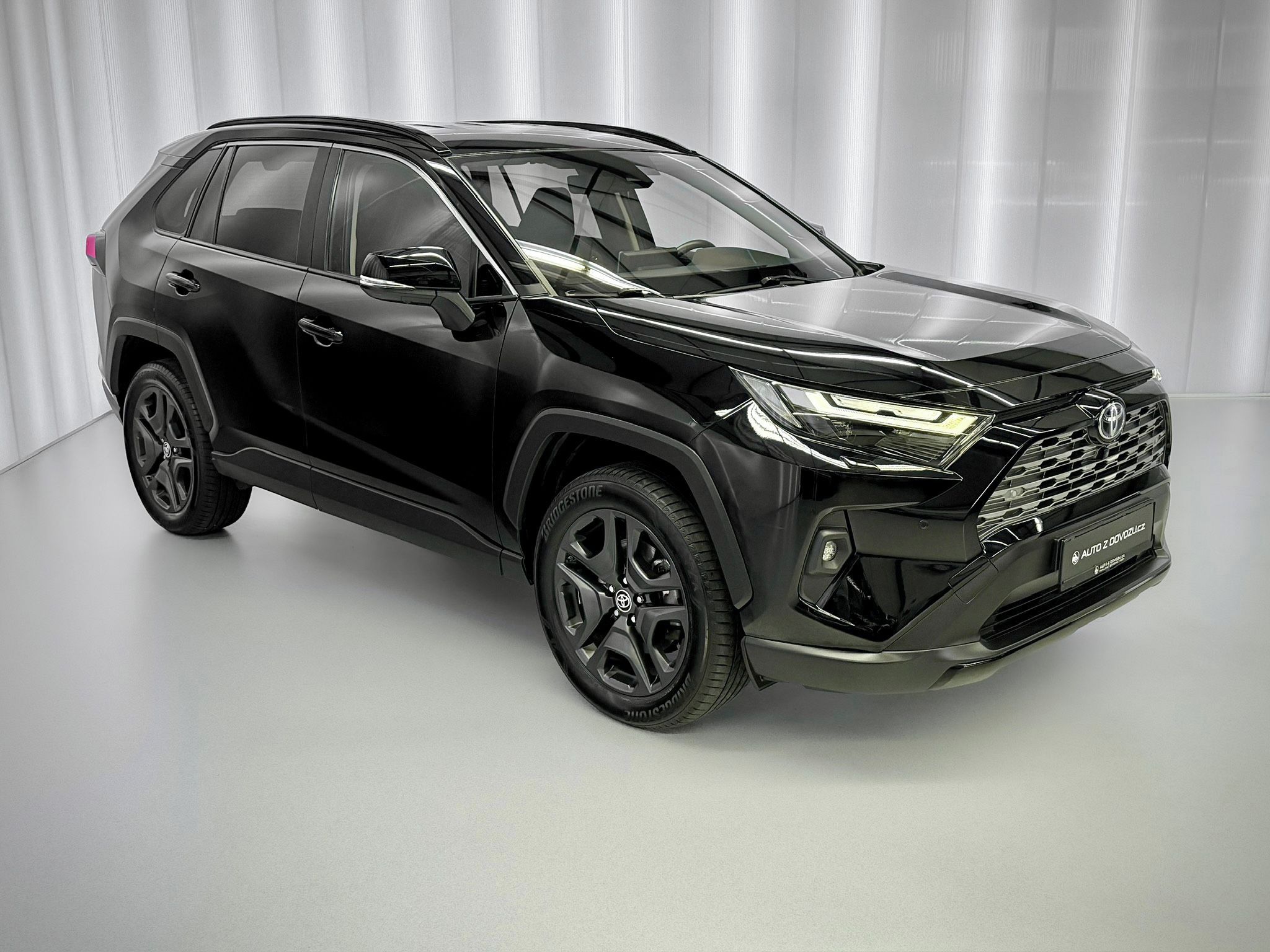 Toyota Rav4, 2.5 HYBRID e-CVT 4WD EXECUTIVE - fotka 4