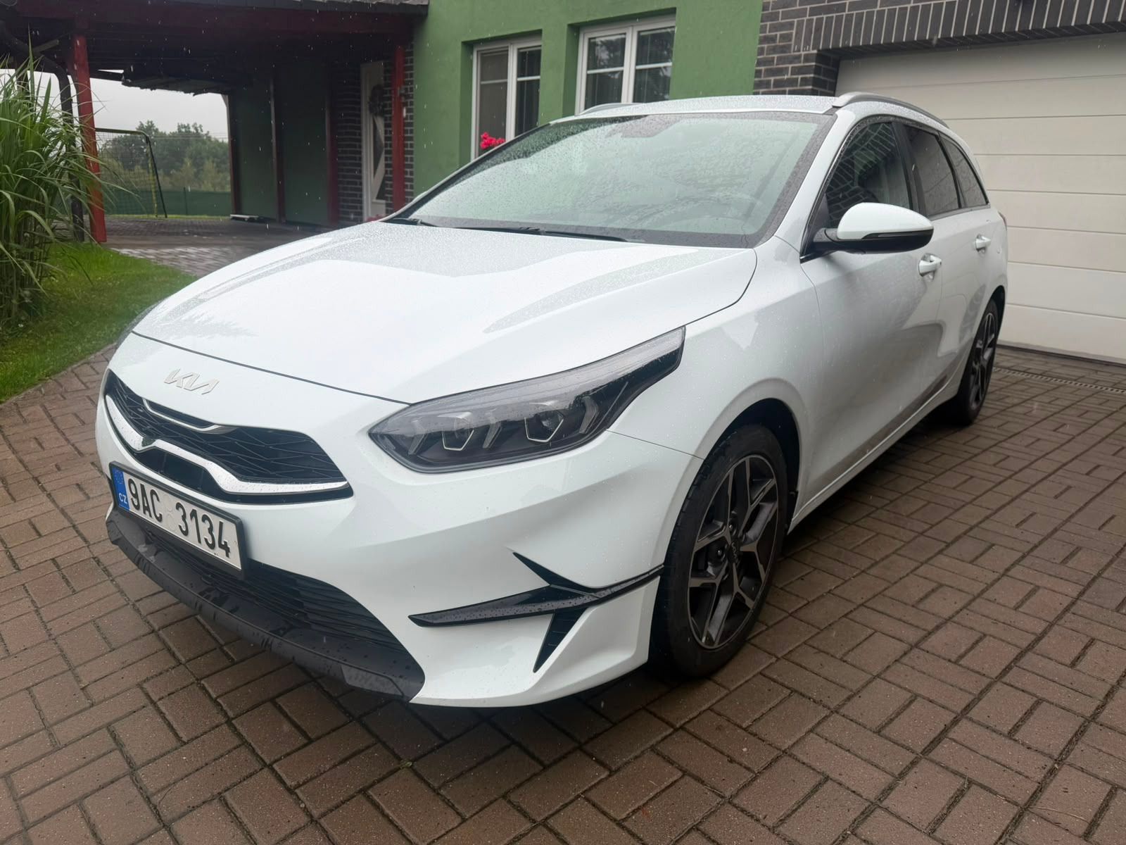 Kia Cee´d SW, 1,5-118kw,TOP,M6,CZ,1.maj,DPH - fotka 2