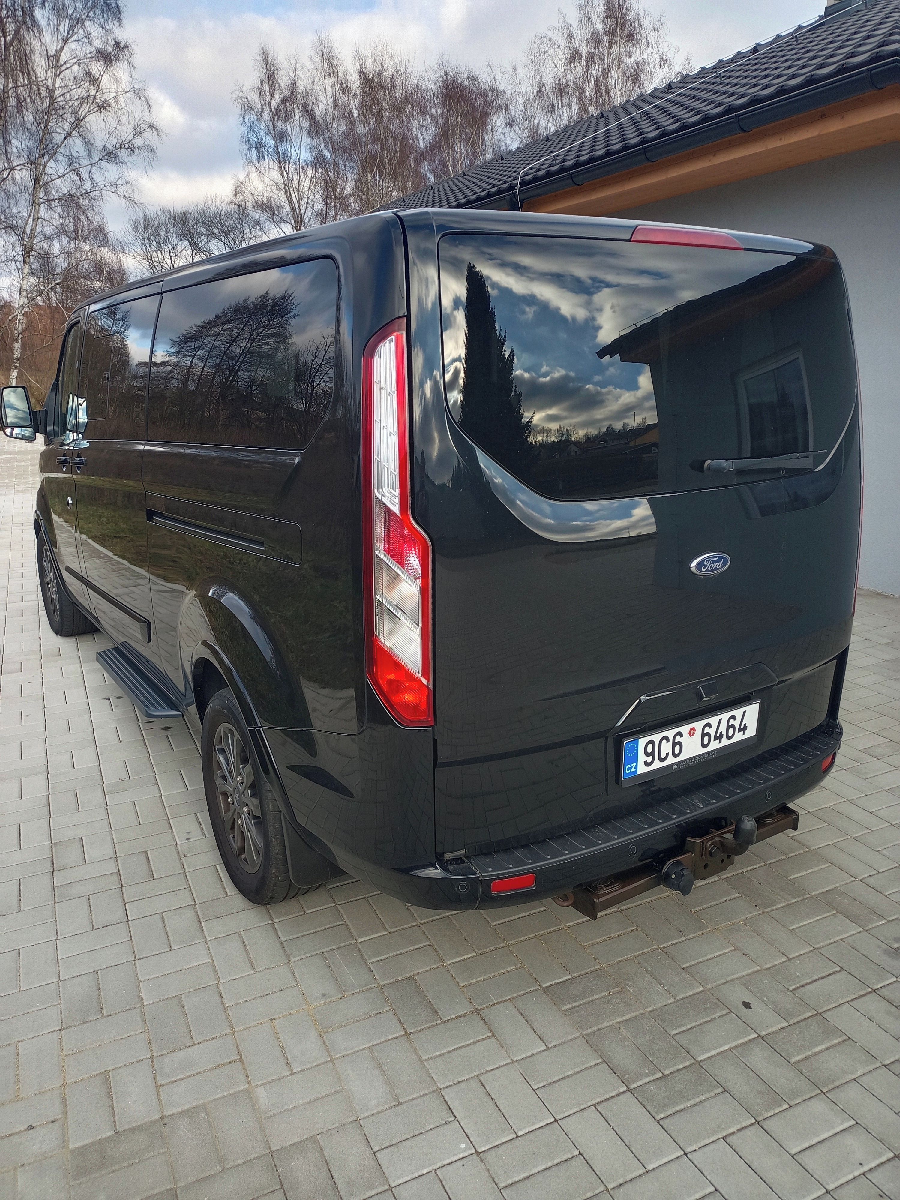Ford Tourneo Custom, Titanium X 125KW Aut. L2 - fotka 4