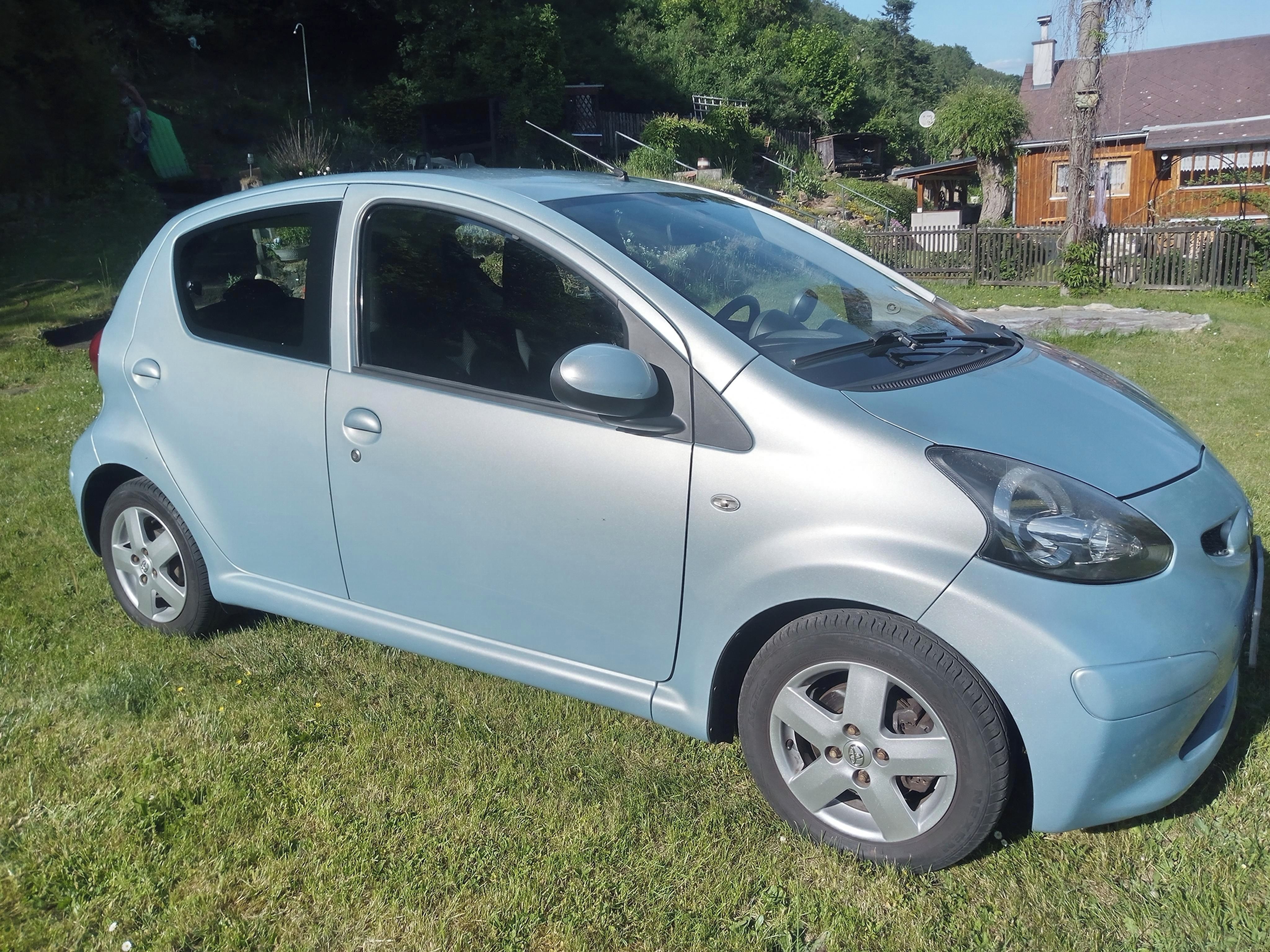 Toyota Aygo, 1,0 - moc pěkný stav - fotka 4