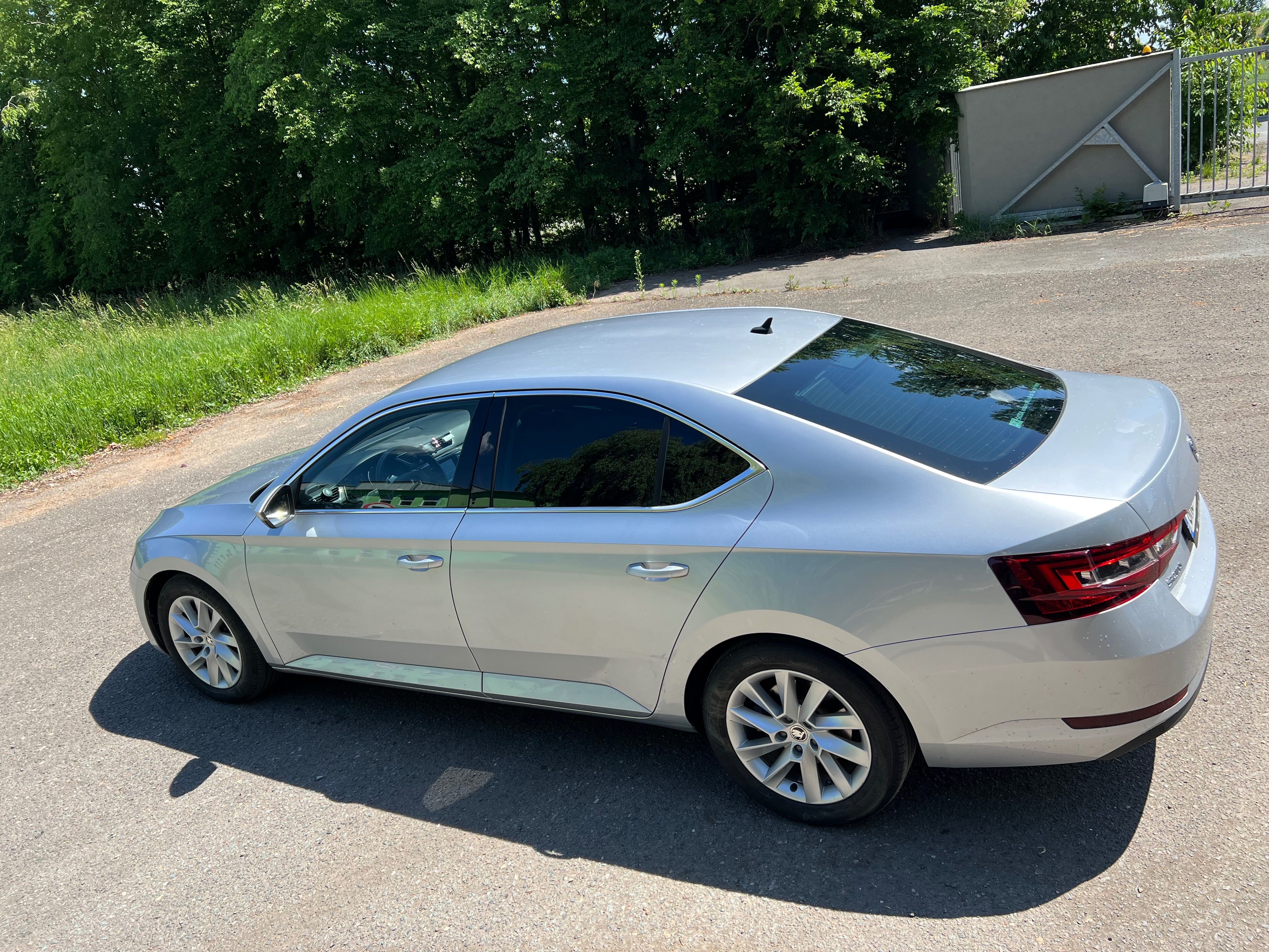 Škoda Superb, 2.0 tdi 103kw - fotka 3