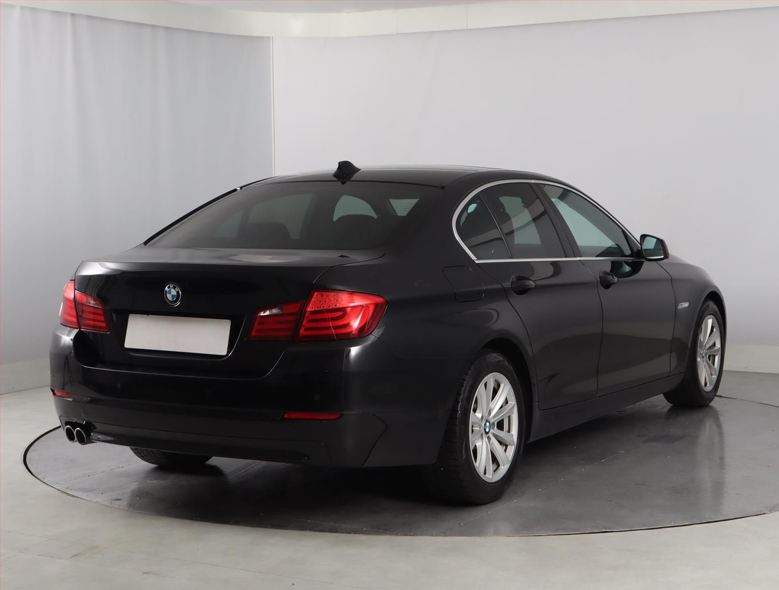 BMW Řada 5, 530d, Automat, Navi - fotka 5