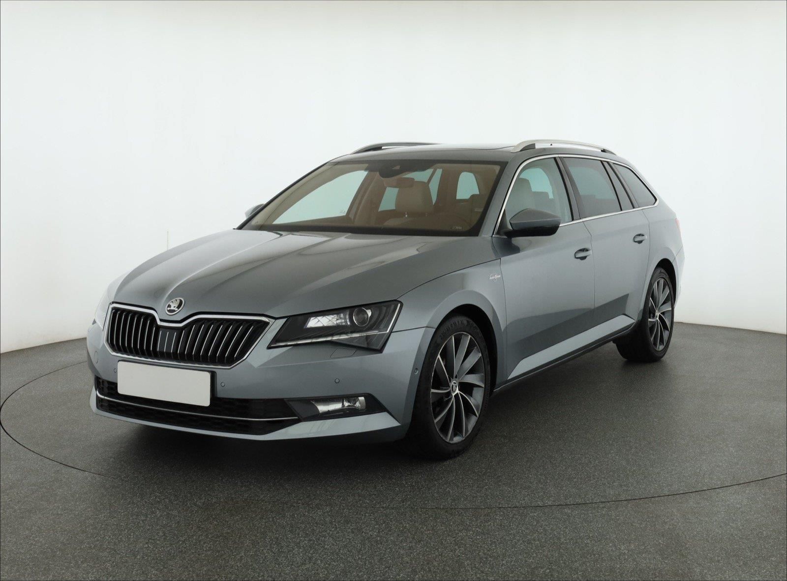 Škoda Superb, 2.0 TSI, Laurin&Klement - fotka 2