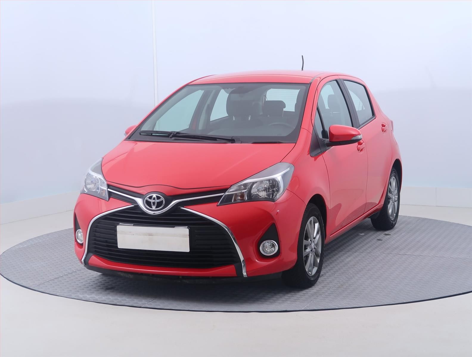 Toyota Yaris, 1.33 Dual VVT-i, ČR,1.maj - fotka 2